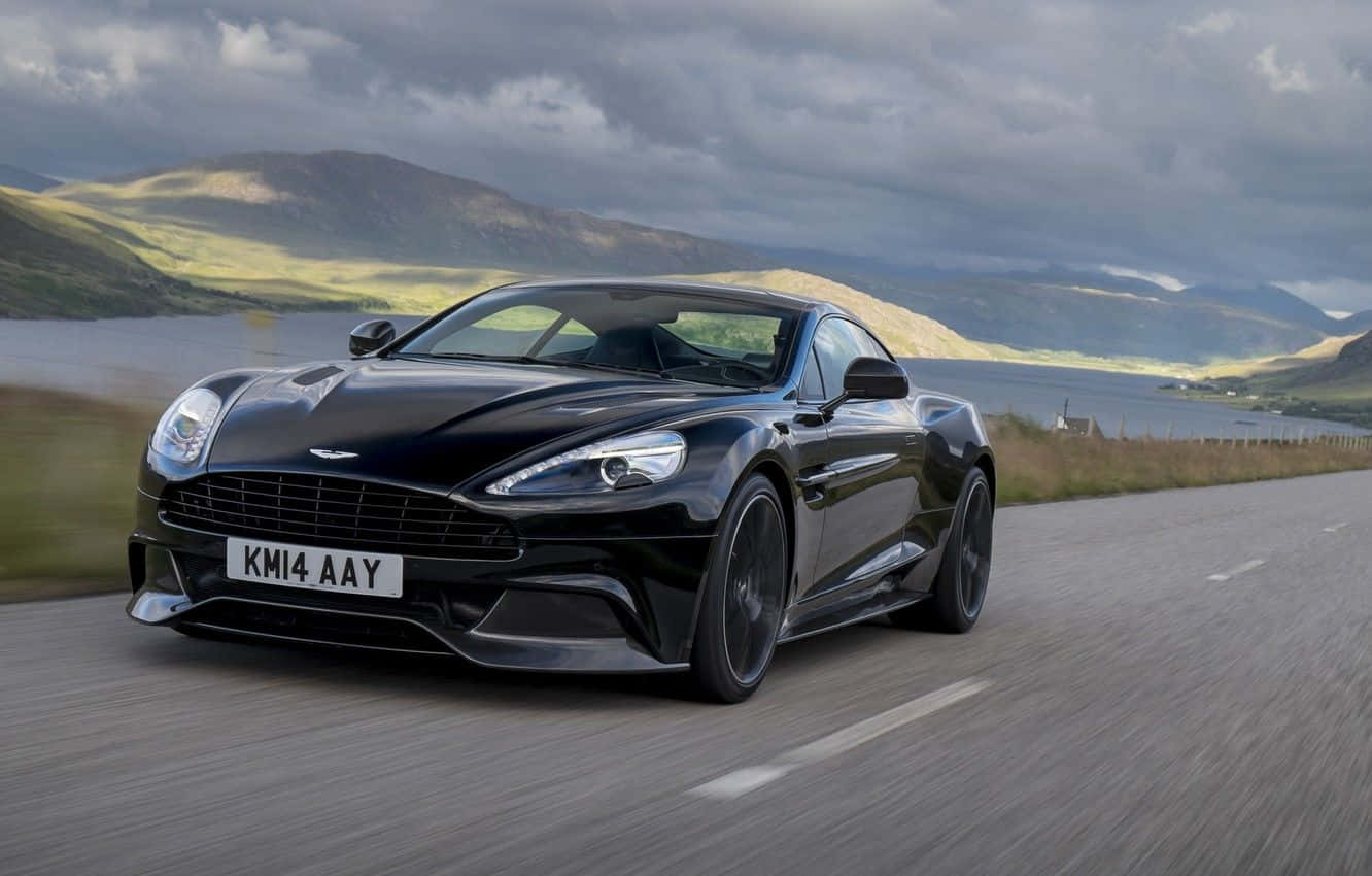 Aston Martin Vanquish - 럭셔리 퍼포먼스 스포츠카 배경화면