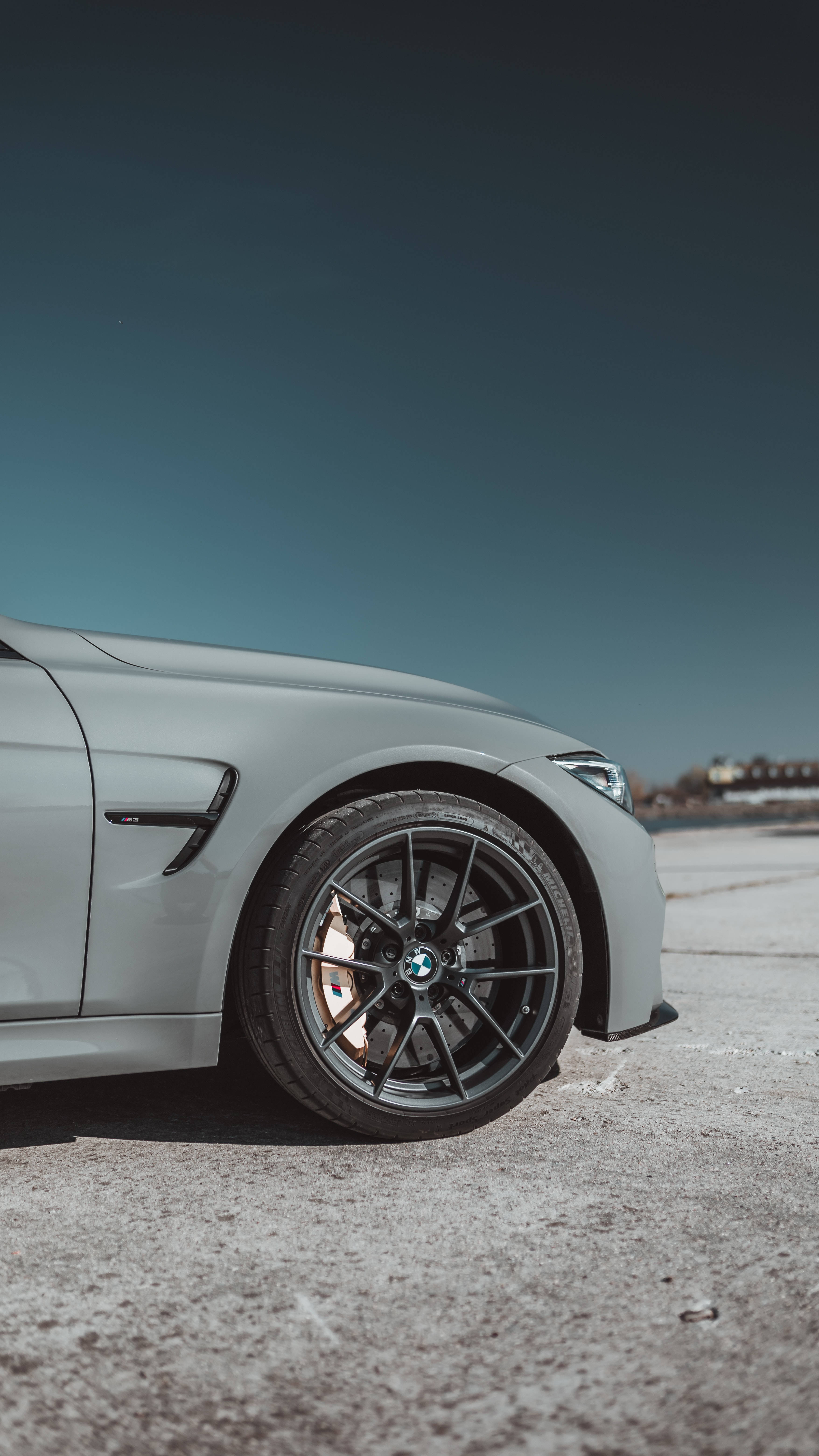 회색 BMW 자동차의 완벽한 모습 배경화면
