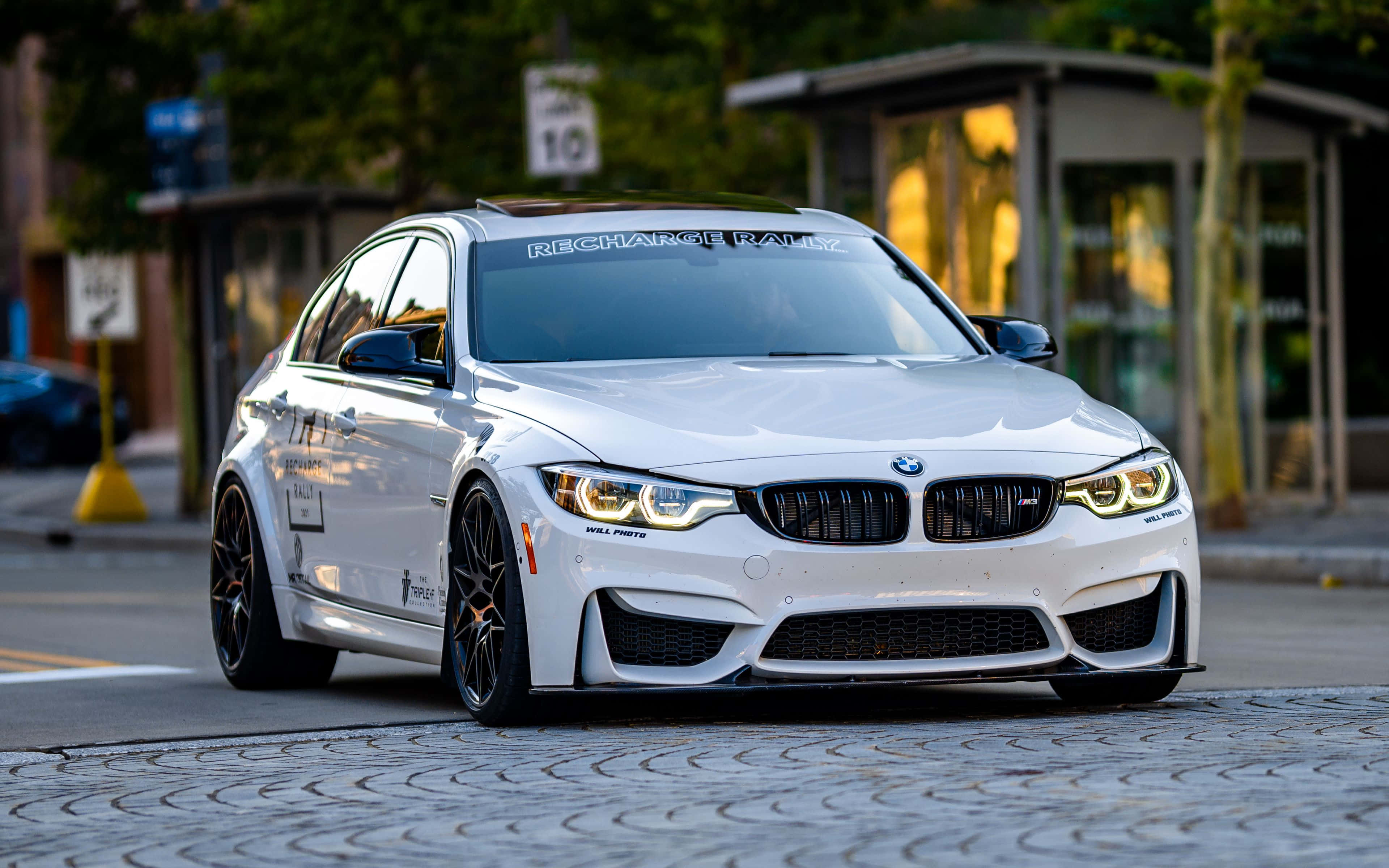 BMW 배경 도로 위의 거리 배경화면