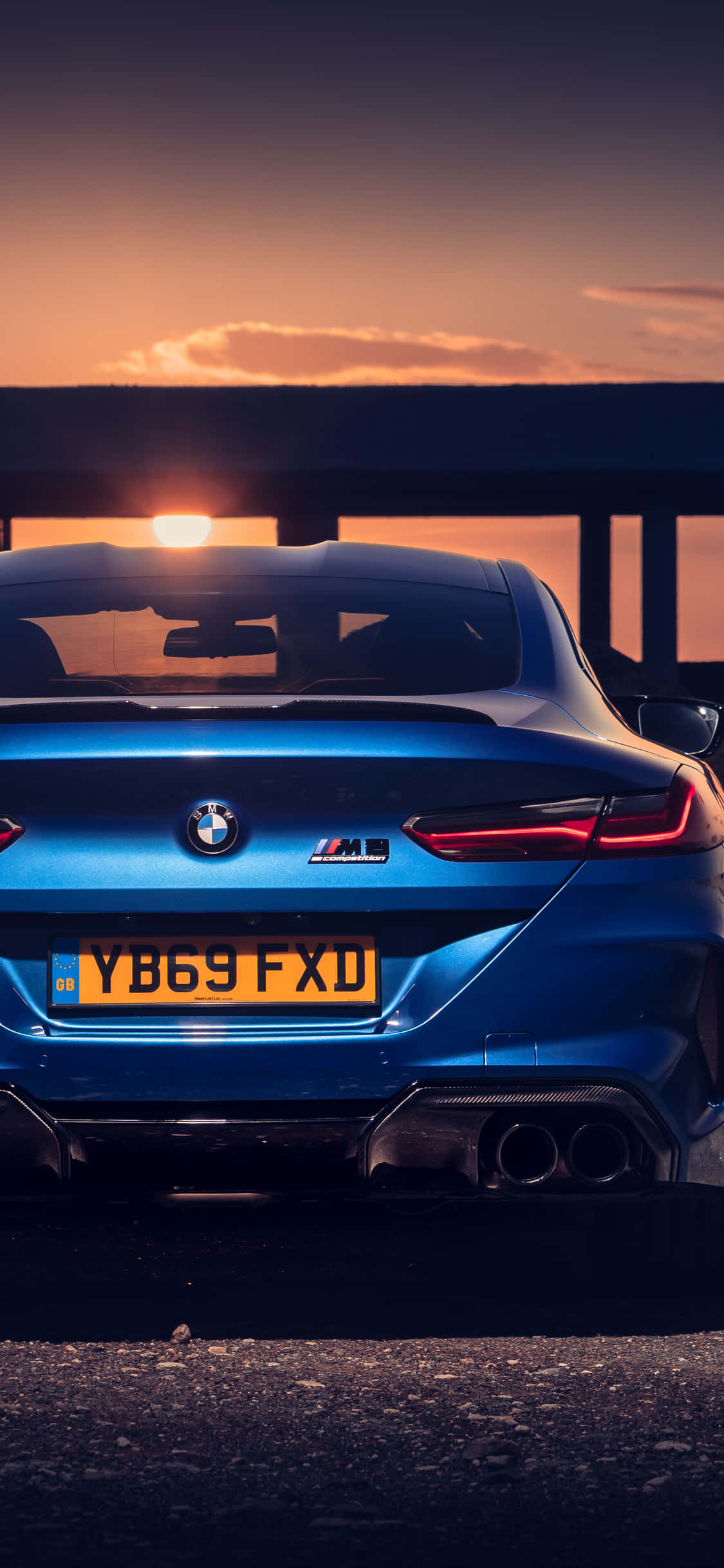 BMW 태블릿 메탈릭 블루 M8 배경화면