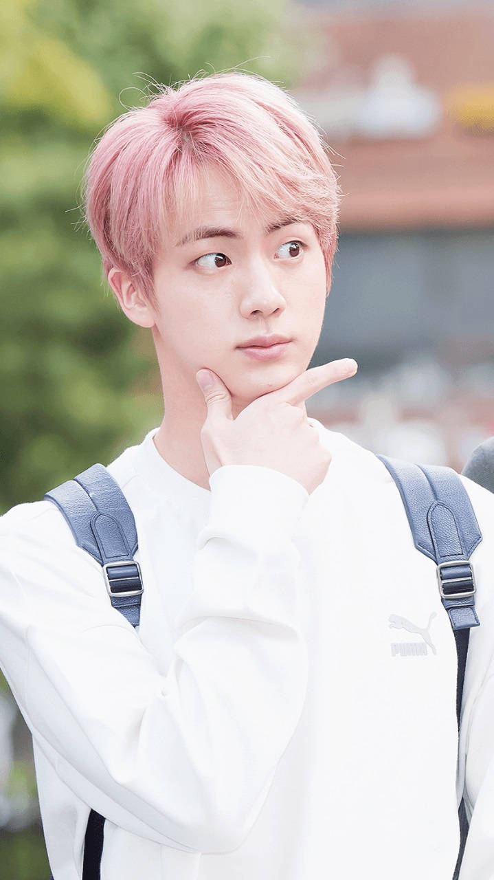 귀여운 BTS 진 잘생긴 포즈 배경화면