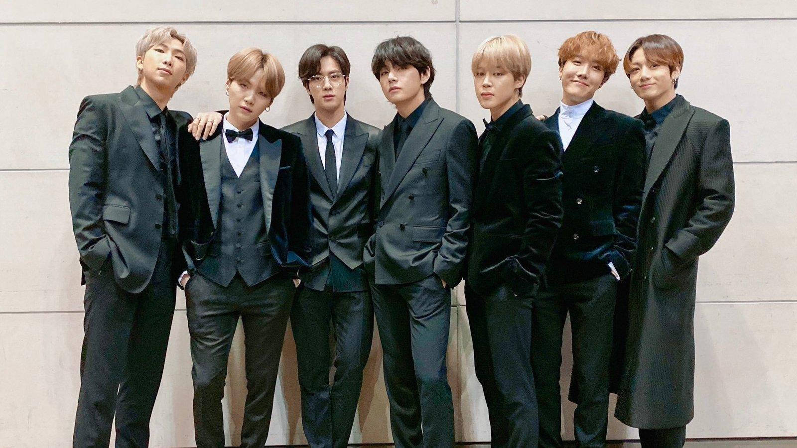 BTS 2020 검은 정장 배경화면