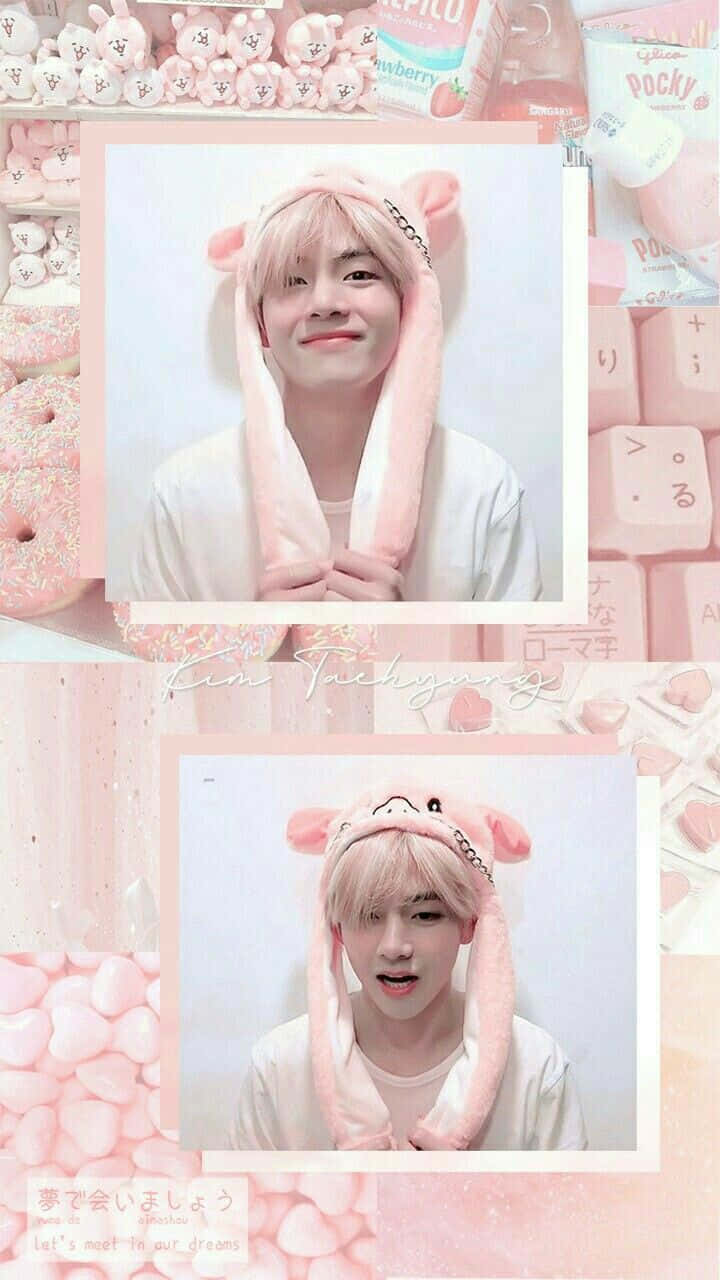 BTS 뷔가 카메라를 향해 포즈를 취하다 배경화면