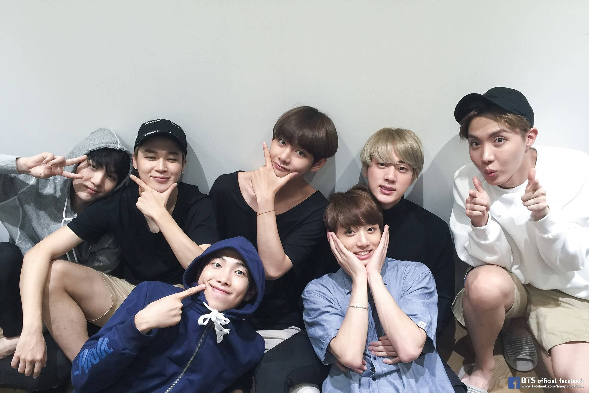 BTS 멤버들, 활짝 웃다 배경화면