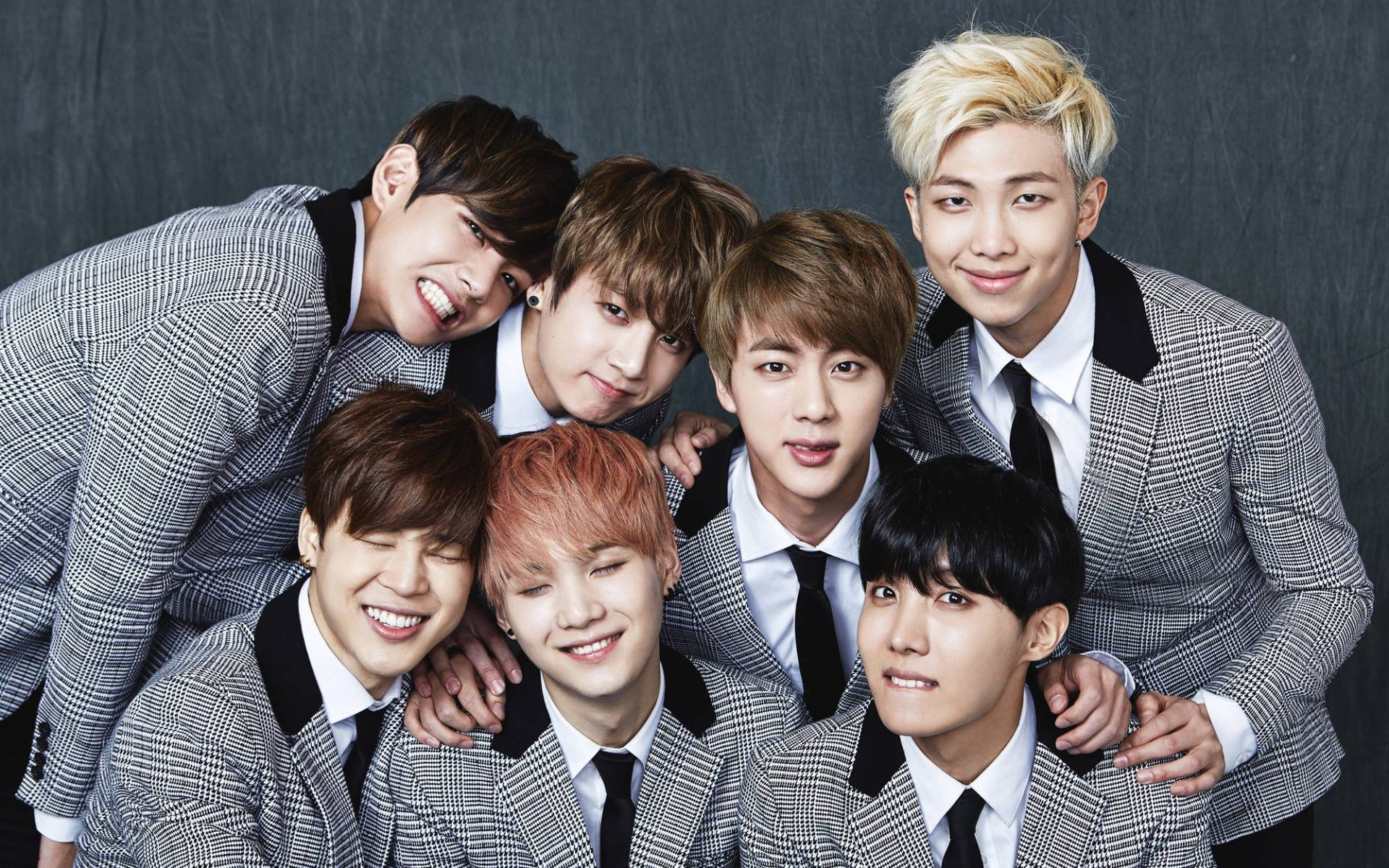 BTS 그레이 슈트 단체 사진 배경화면 — 방탄소년단 단체 사진 배경화면