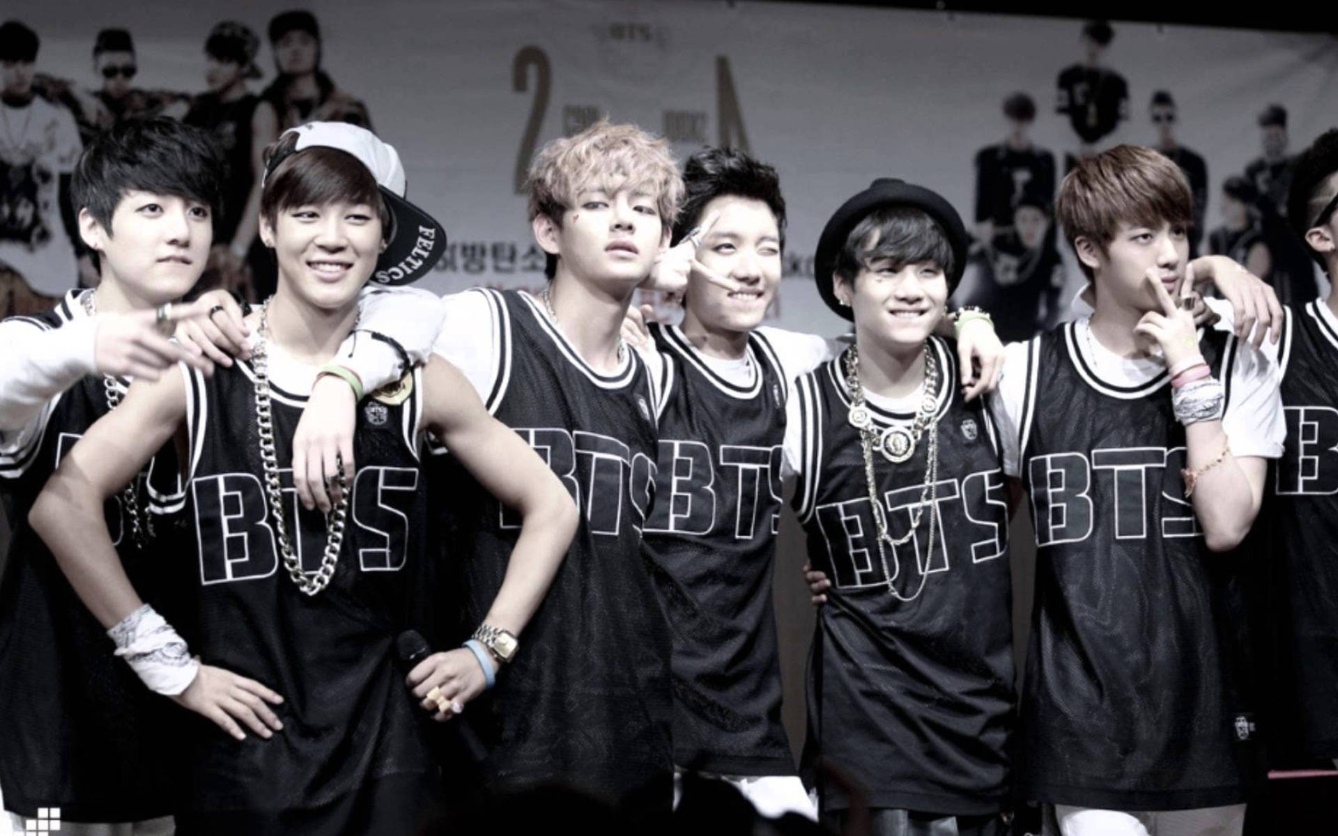 BTS 데뷔 2013 단체 사진 배경화면 — 방탄소년단 단체 사진 배경화면
