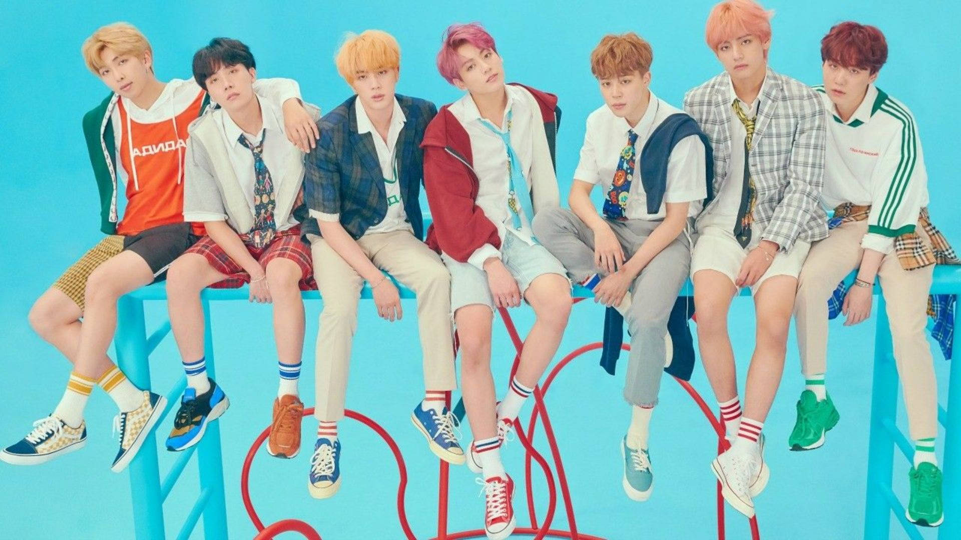 BTS 원숭이 철봉 데스크탑 배경화면