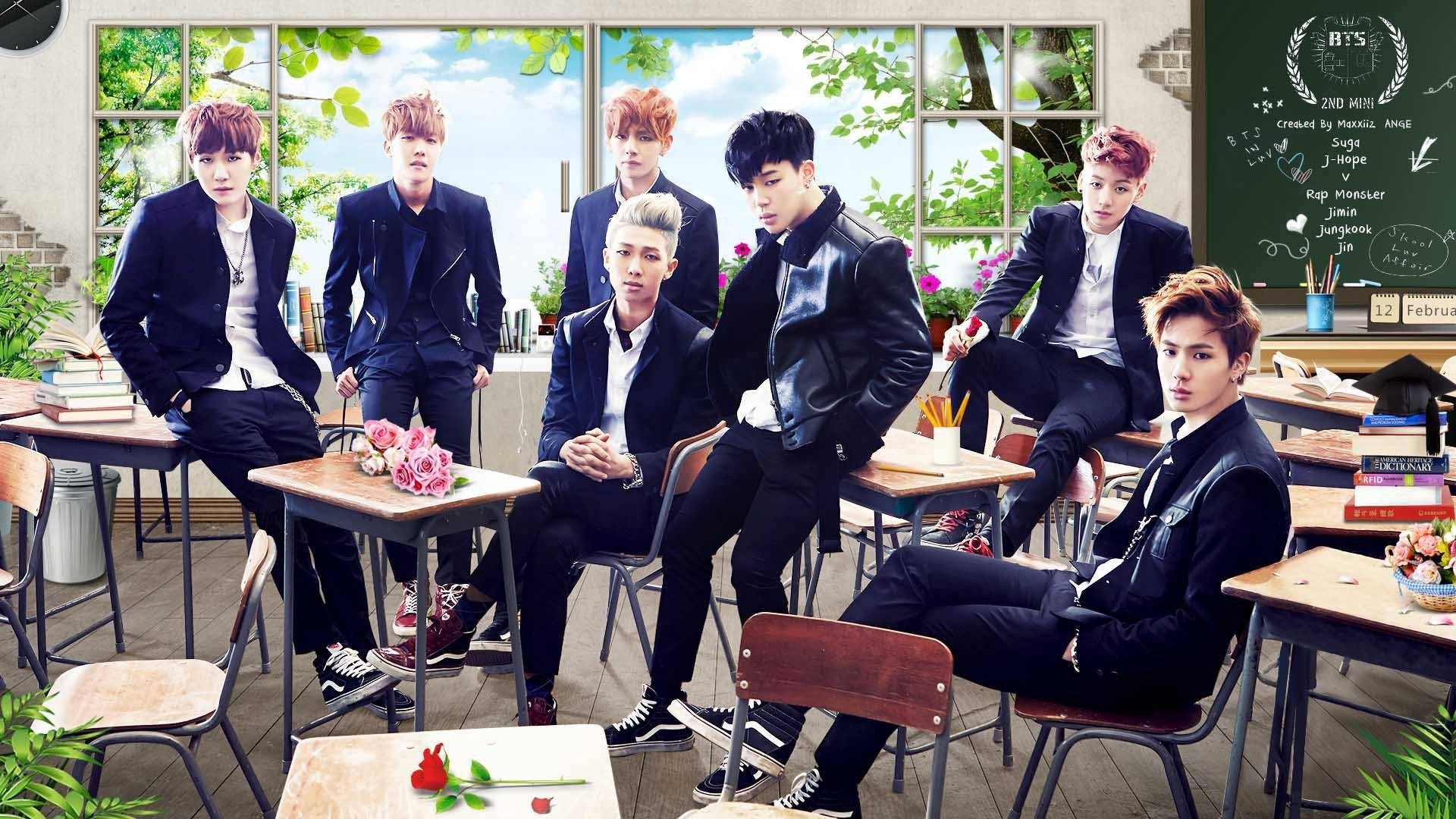 BTS 보이밴드가 학교에서 함께 포즈를 취한 배경화면
