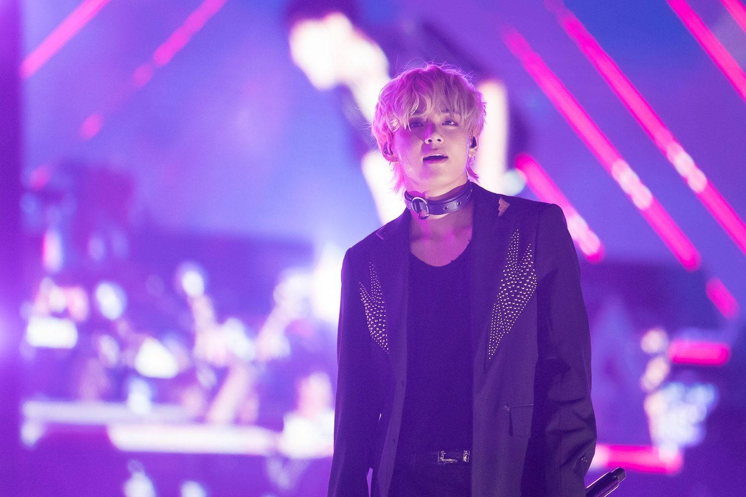 BTS 태형 보라색 감성 배경화면