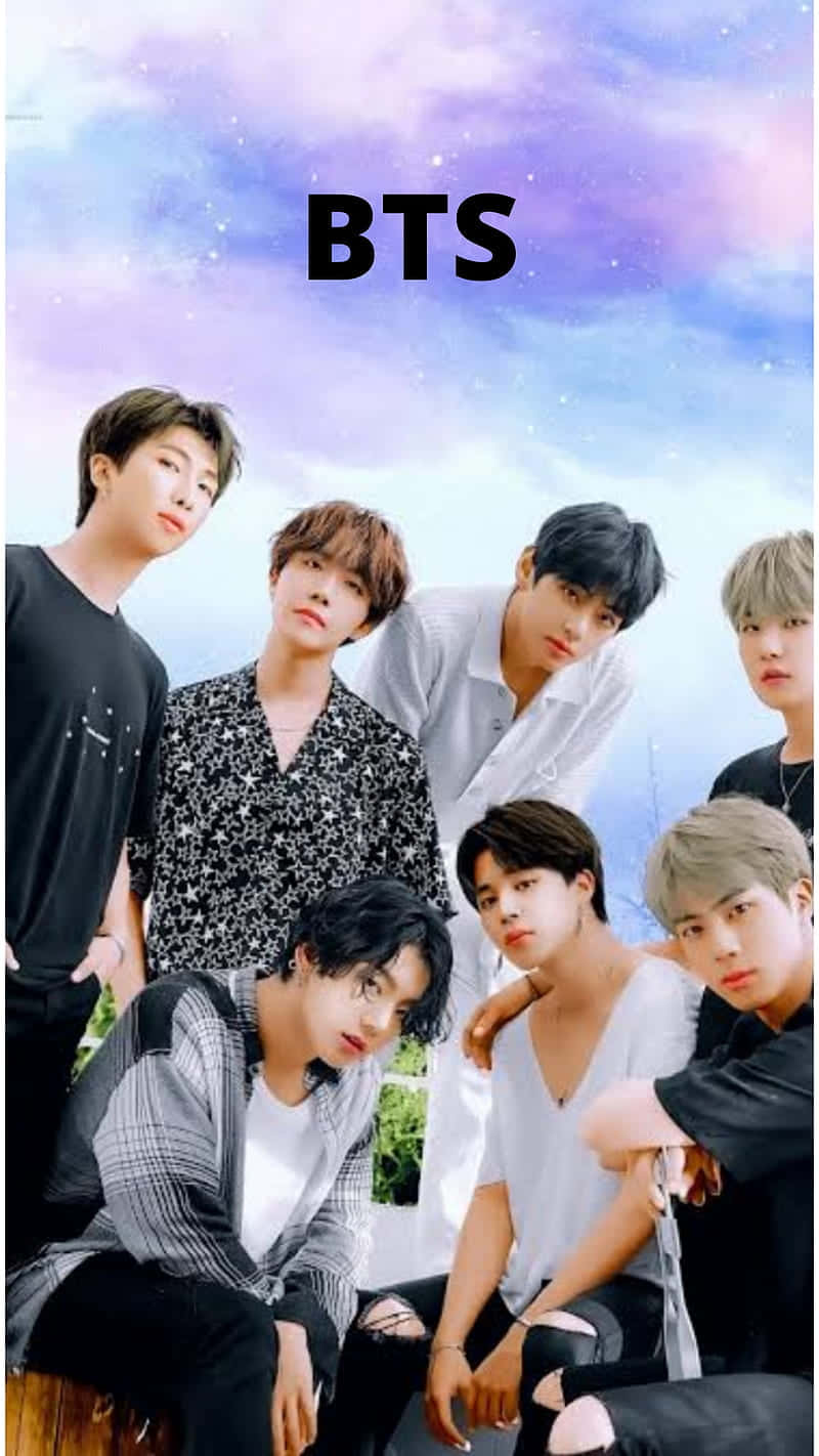 bts 포스터에 bts라는 글자가 적혀 있음 배경화면