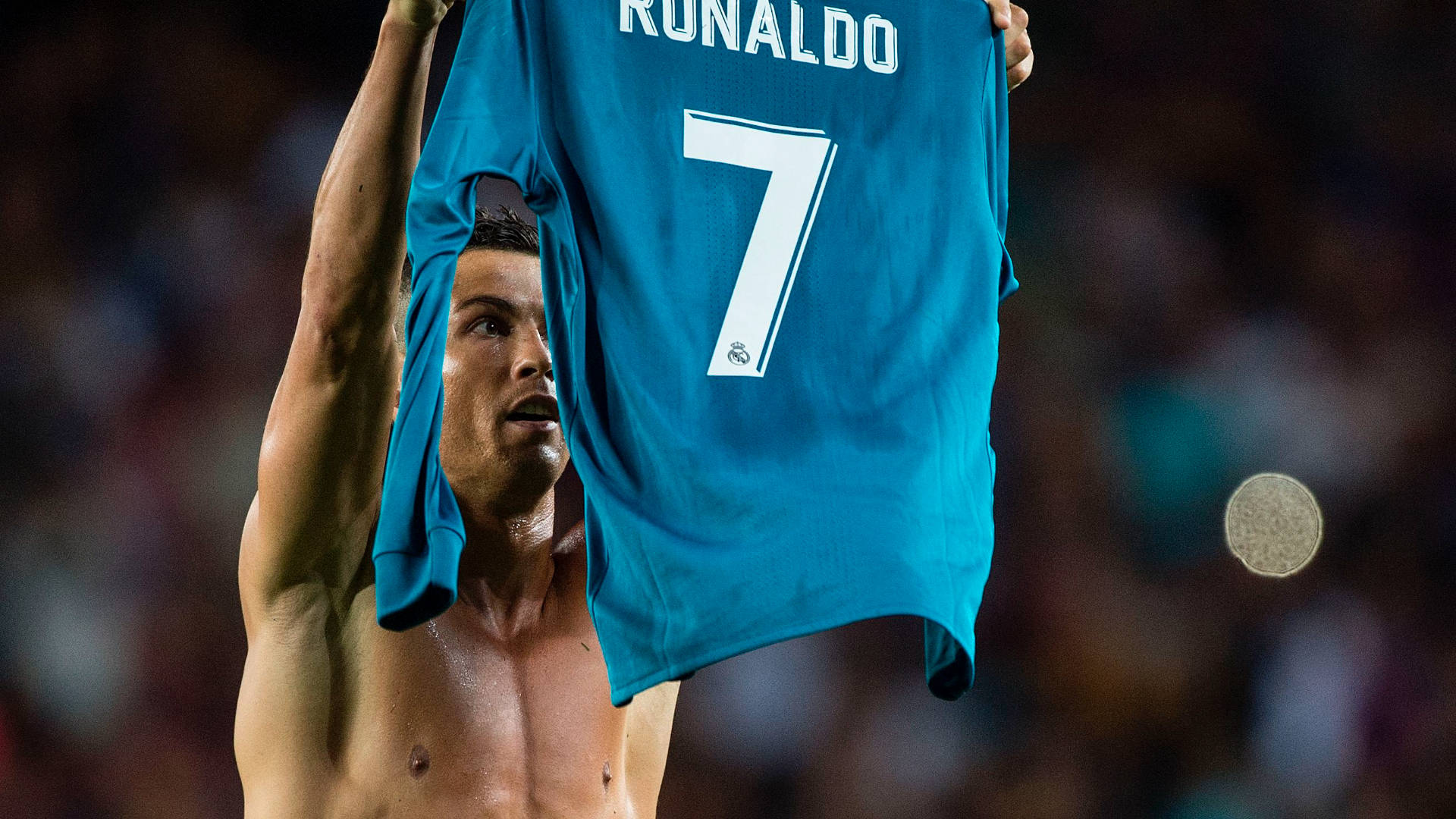 CR7 HD 셔츠 미착용 배경화면