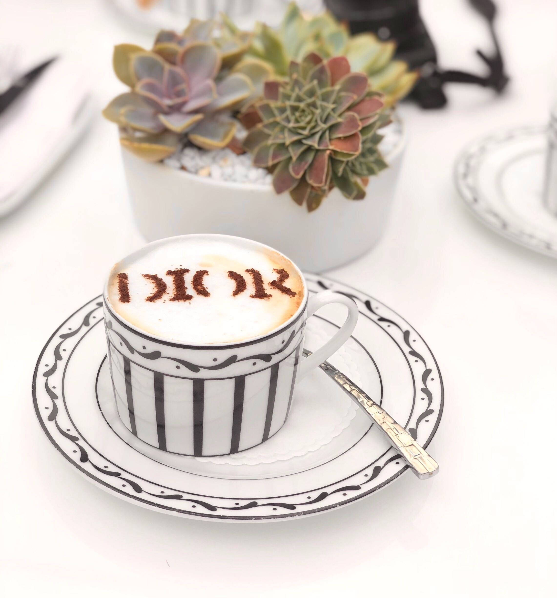 Dior Cafe Cappuccino 배경화면