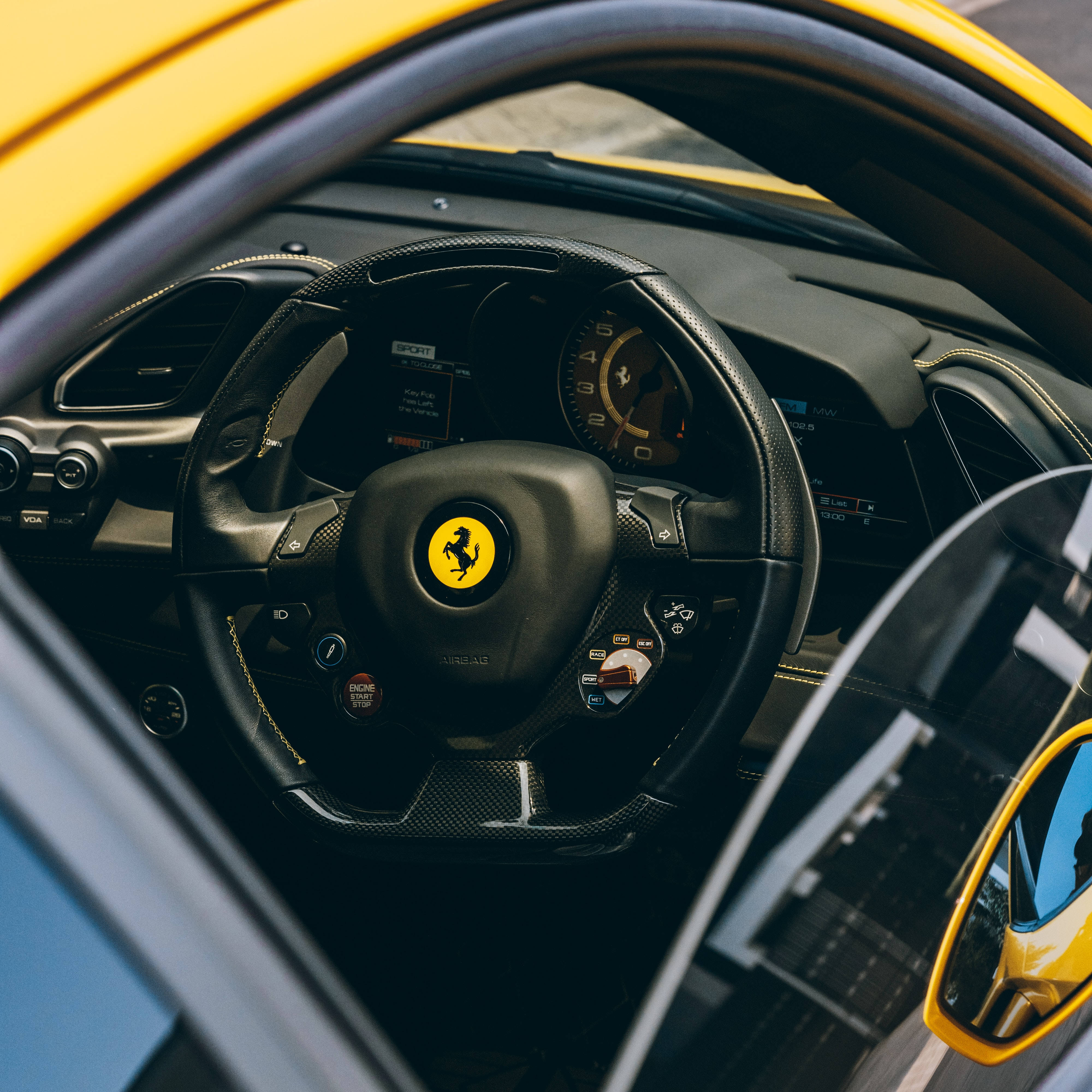 Ferrari 스티어링 휠 배경화면