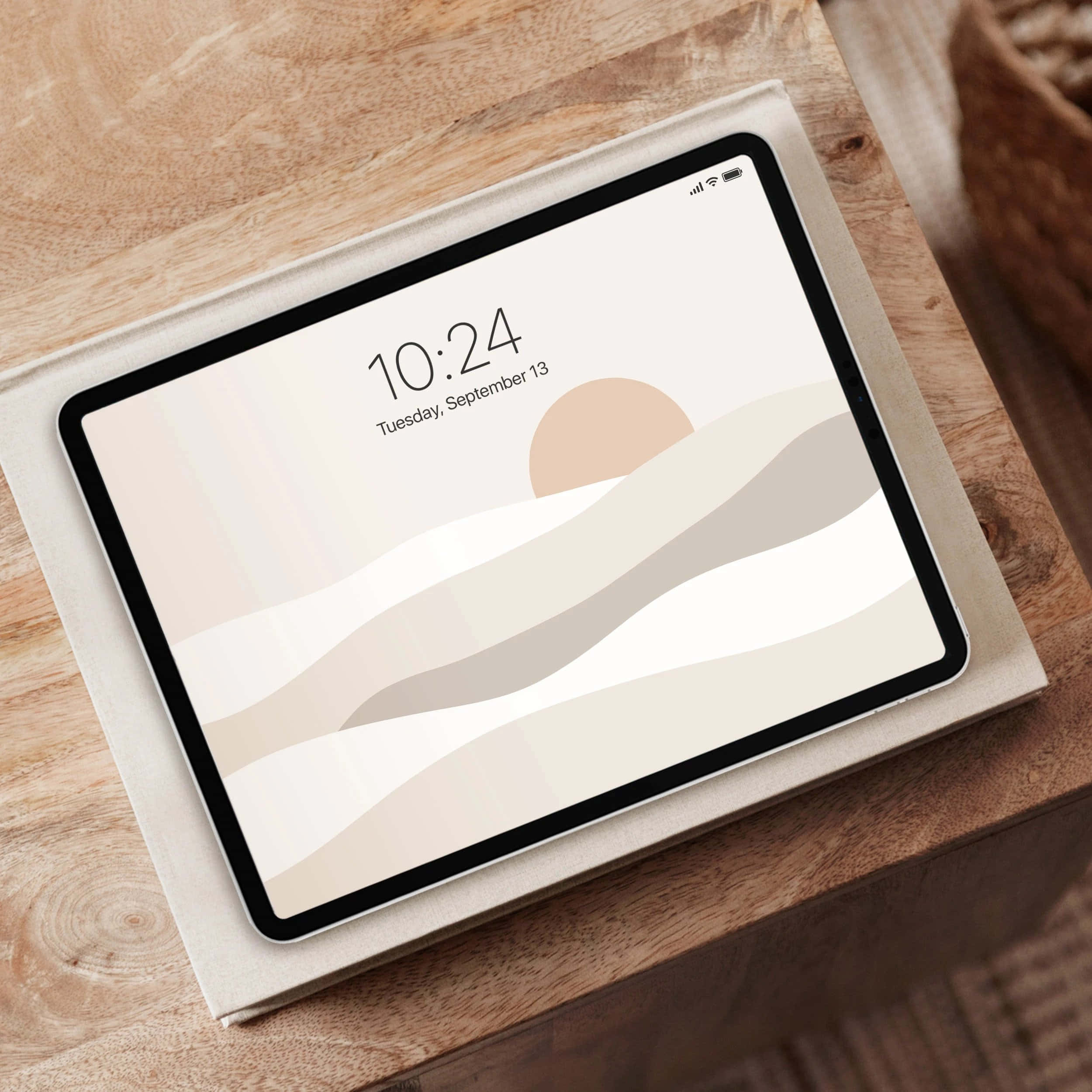 "창의력을 유지하세요, 감성적인 iPad와 함께." 배경화면