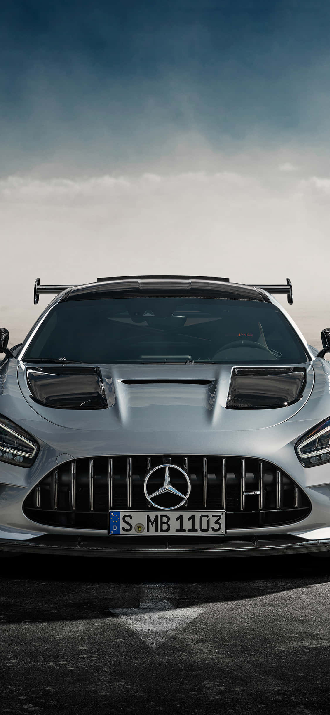 은색 iPhone Xs Mercedes Amg 배경 배경화면