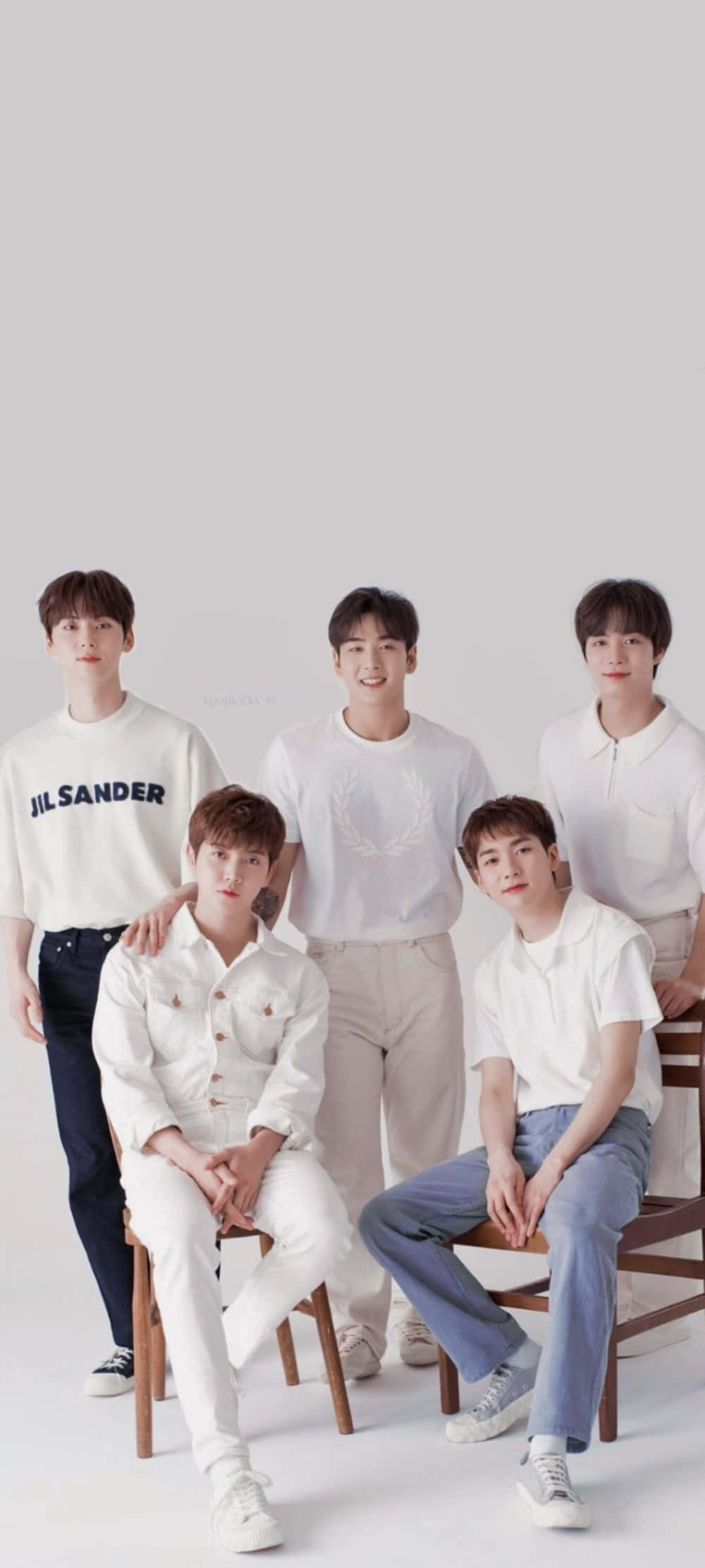 Kpop 보이그룹 뉴이스트 감성 배경화면