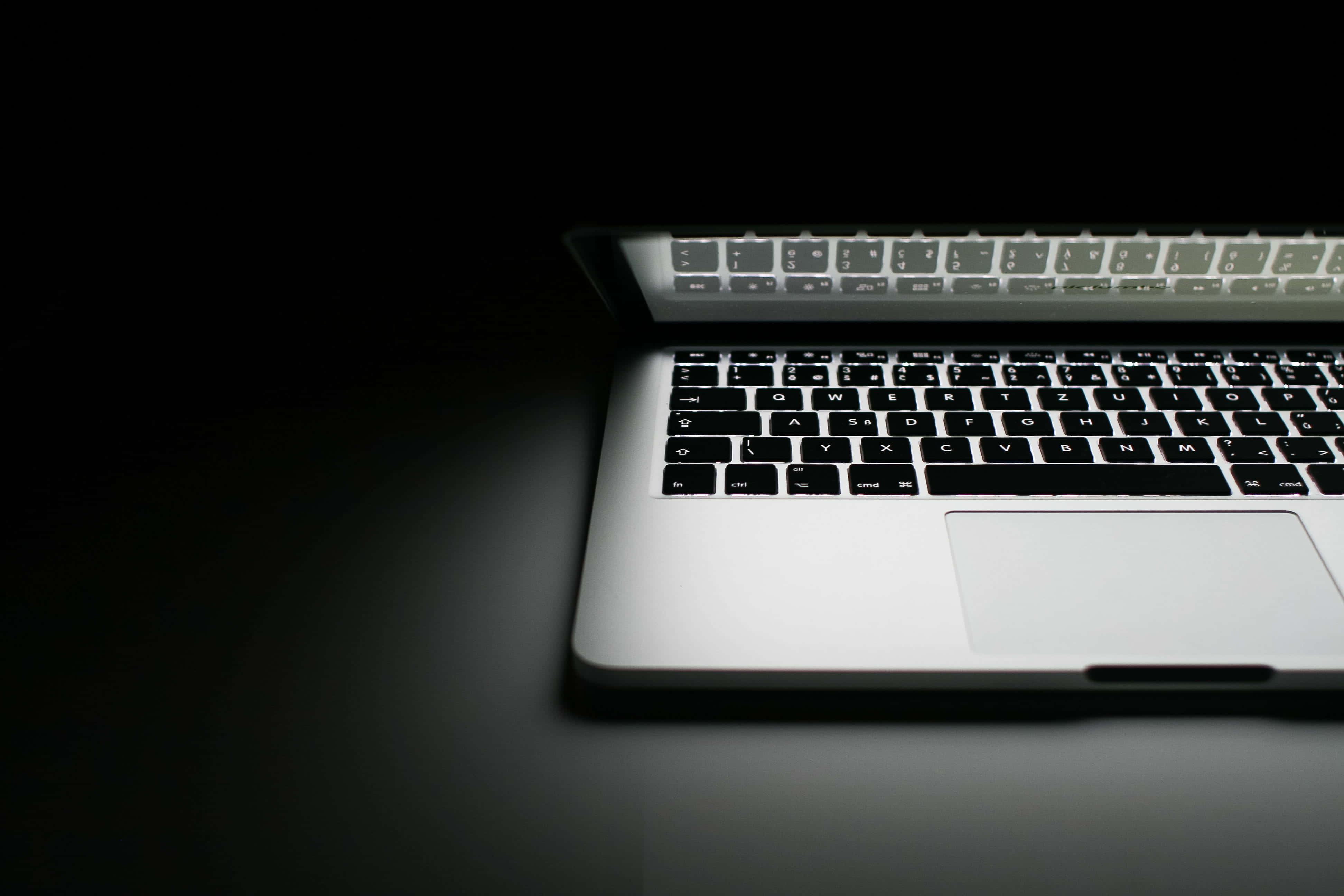 감성 MacBook - 스타일리시하게 작업하세요 배경화면