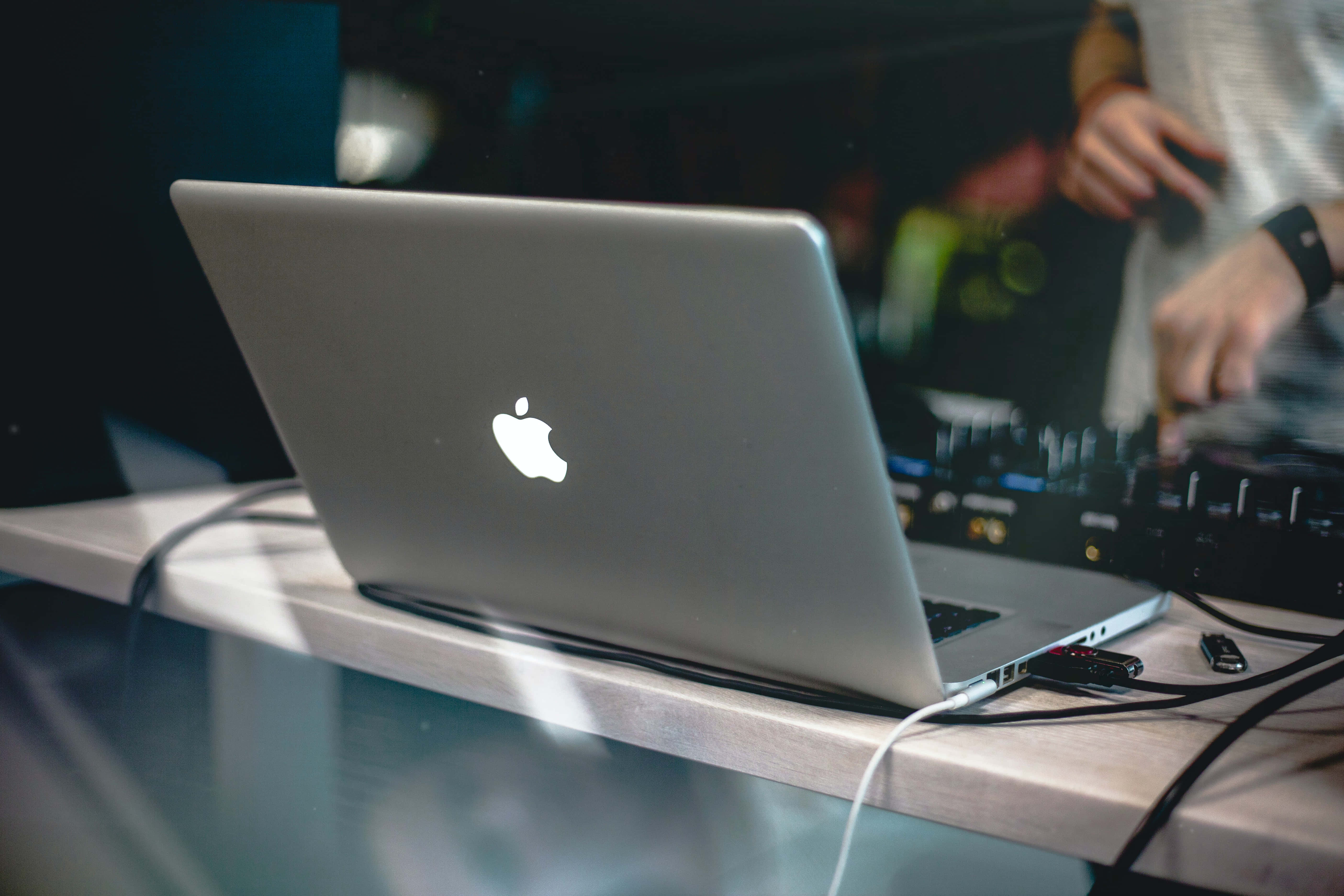 감성적인 Macbook 배경화면
