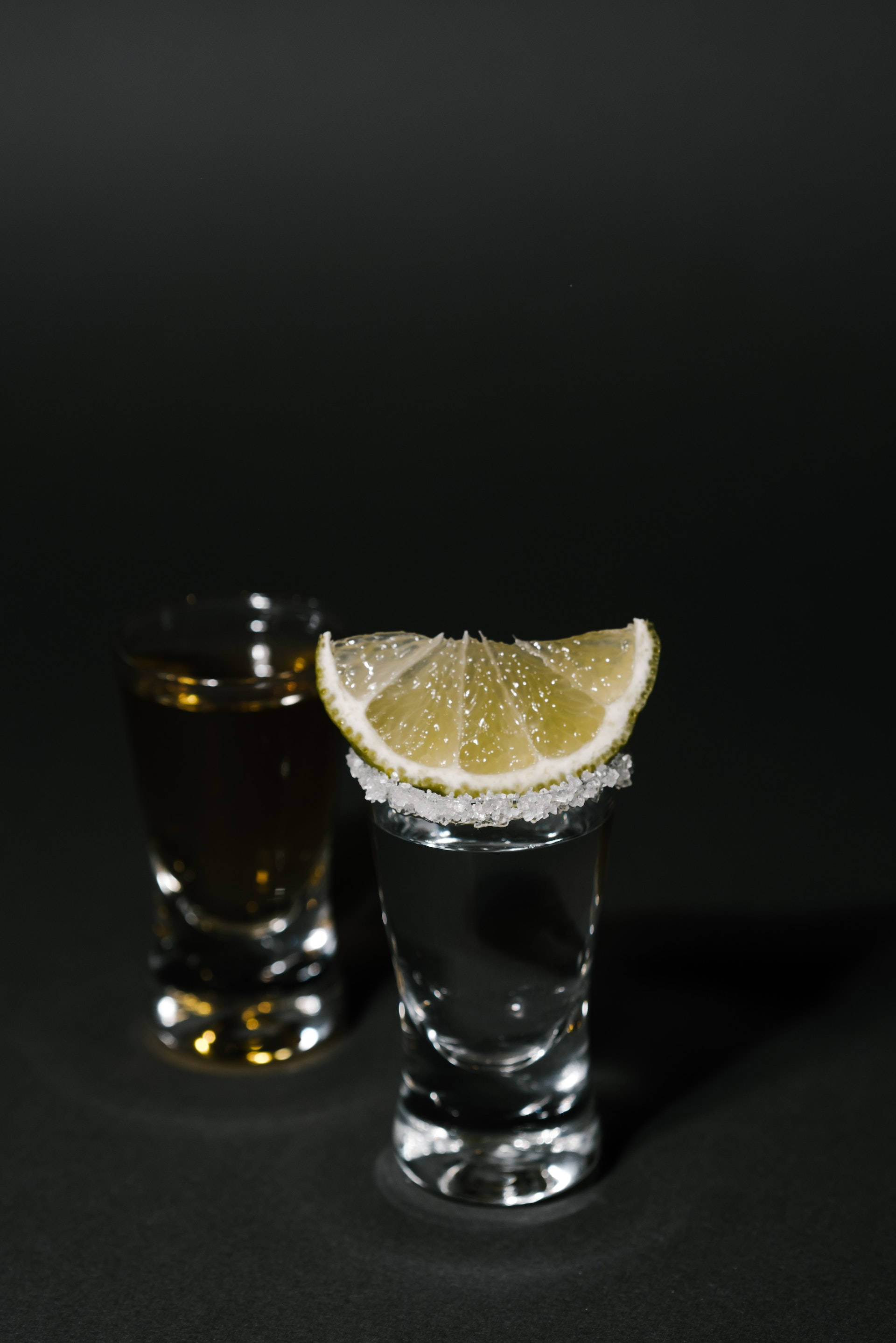 Silver And Gold Tequila And Lemon Shots 배경화면