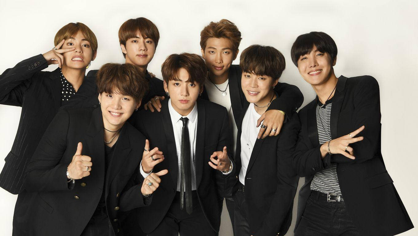 방탄TV 소년들 블랙 배경화면