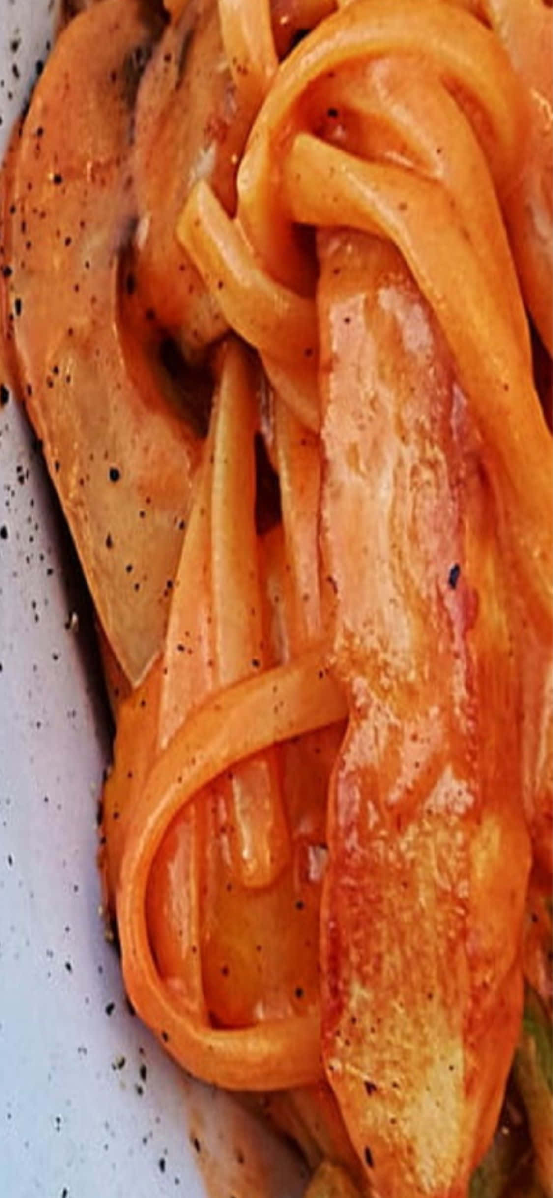 아이폰X와 함께 맛있는 이탈리안 파스타를 즐기세요. 배경화면