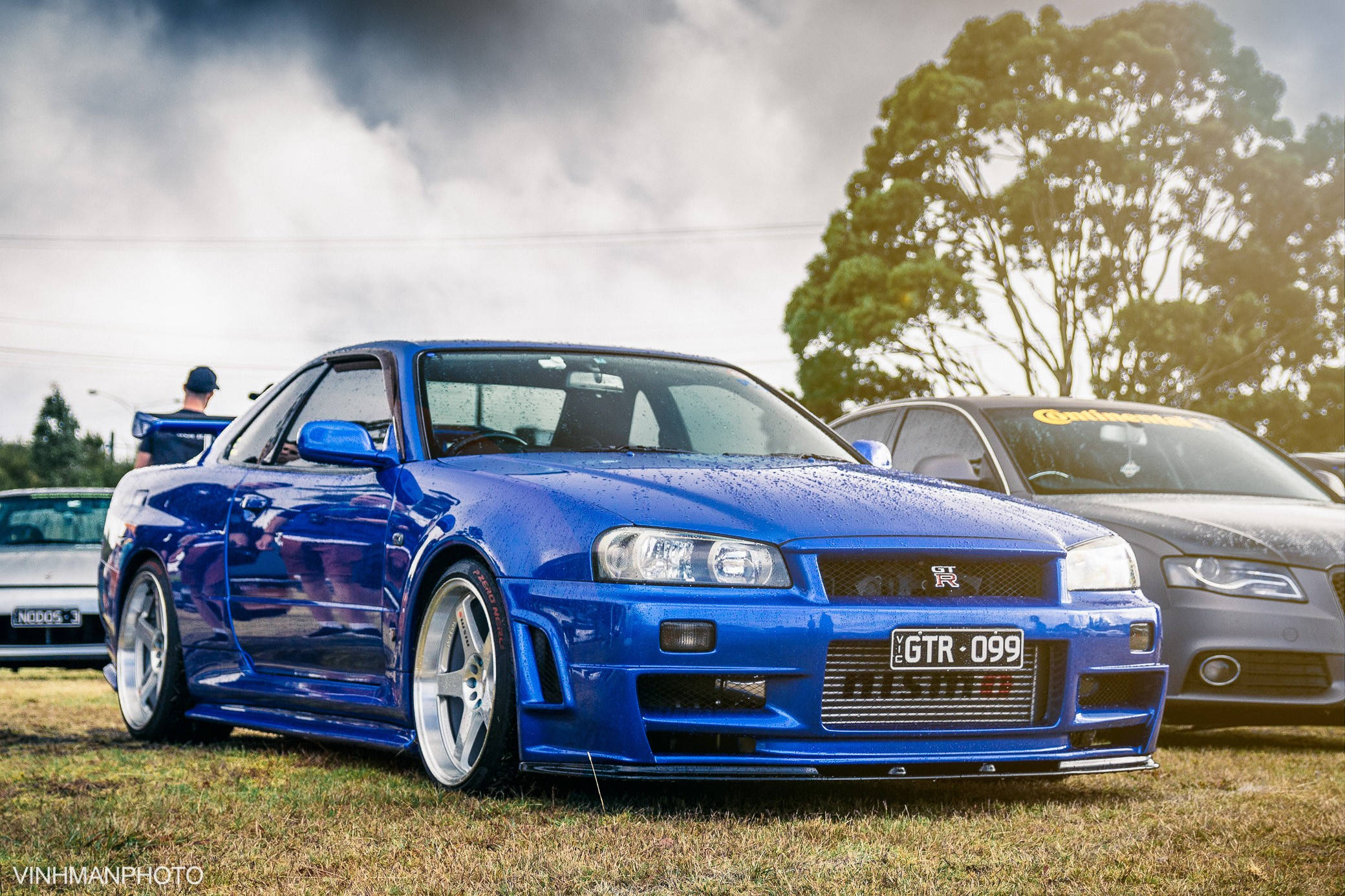 광택 블루 닛산 스카이라인 GTR R34 배경화면