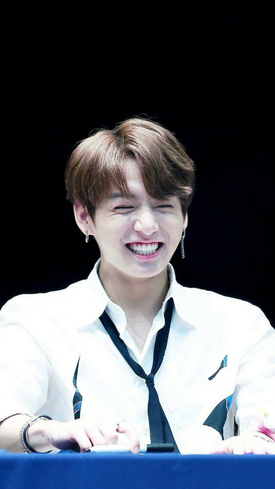 귀여운 방탄소년단 정국 팬미팅 미소 배경화면