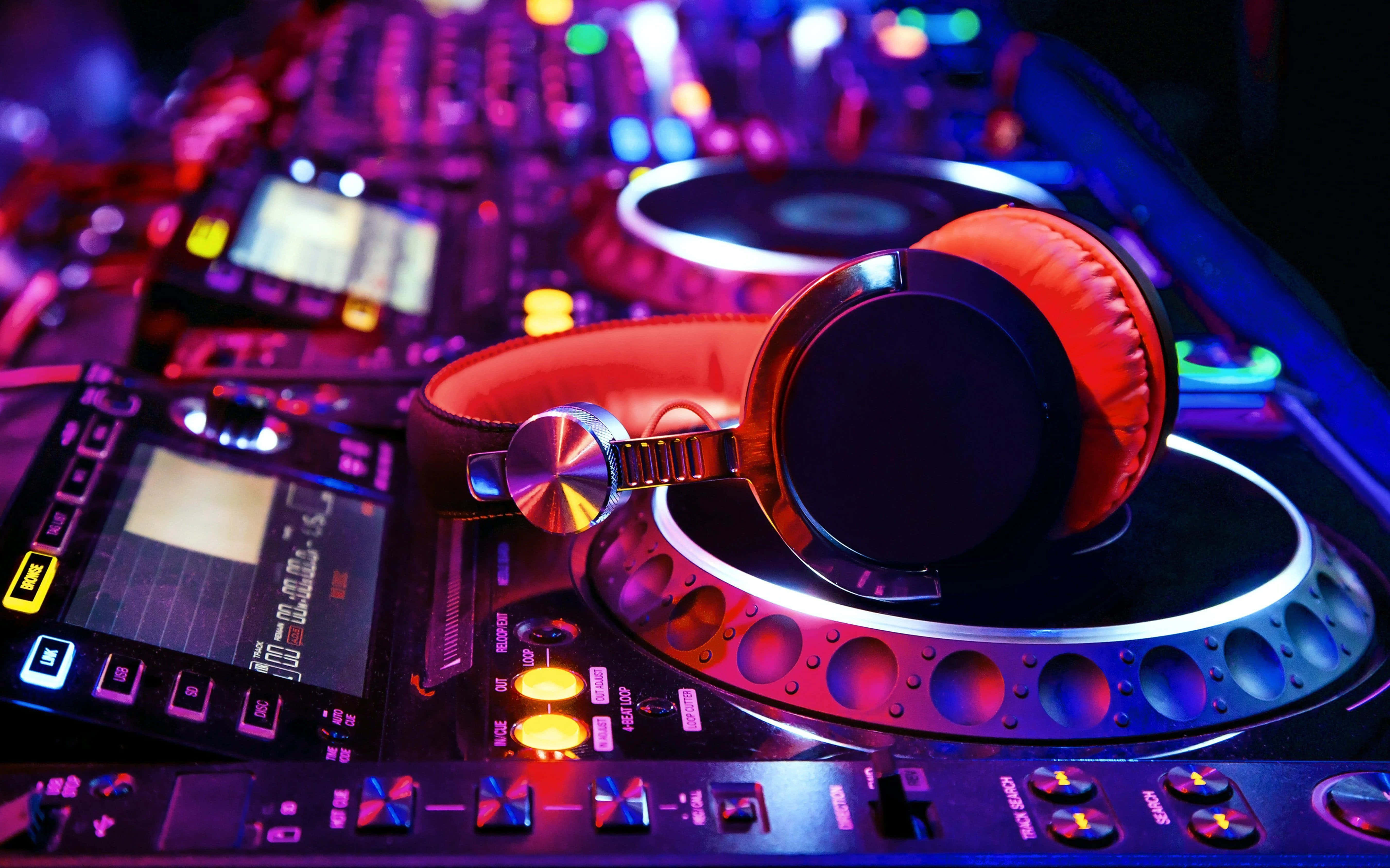네온 감성 DJ 세트 사진 배경화면