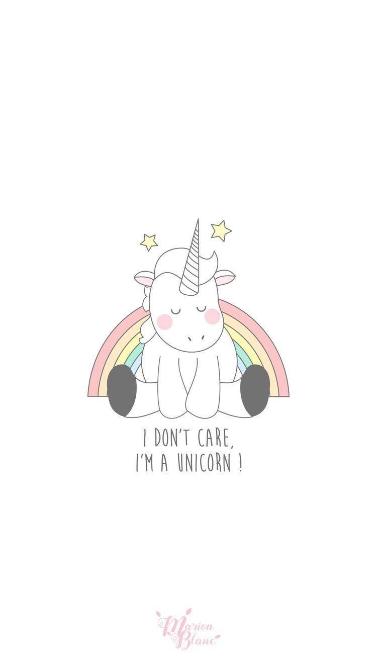 무지개 앞에 앉아 'I don't care I'm a unicorn'이라고 적힌 흰색 미니멀 배경의 흰 유니콘