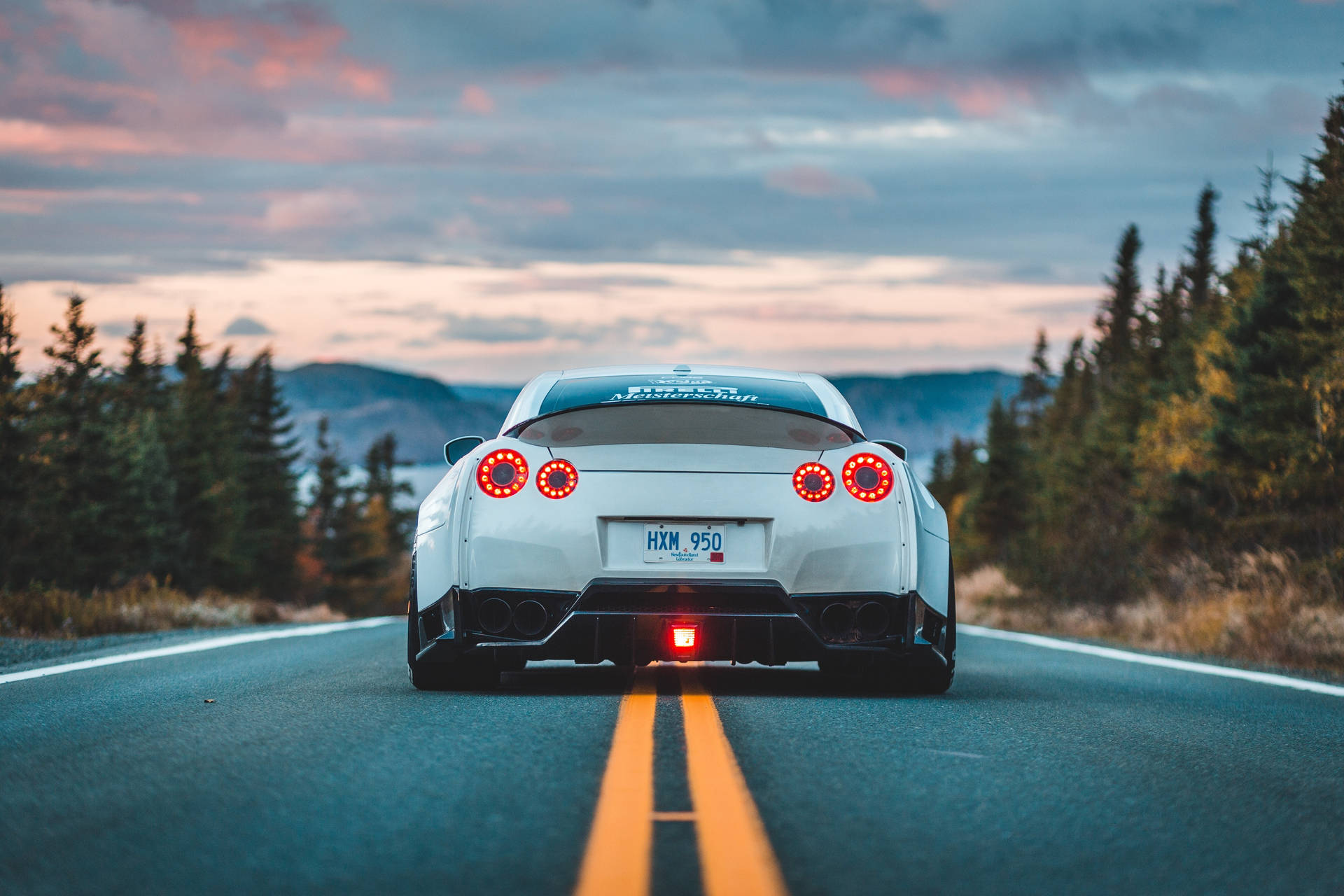 감성적인 4K 자동차 닛산 GT-R — 자동차 4K GIF 배경화면