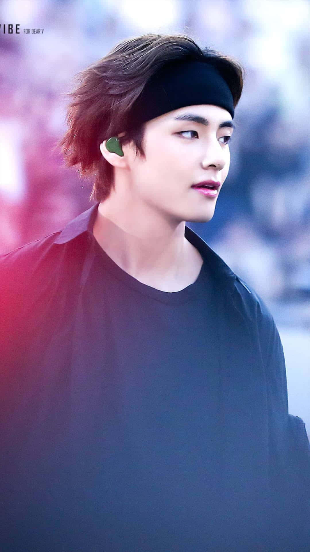 방탄소년단 뷔 옆모습 배경화면