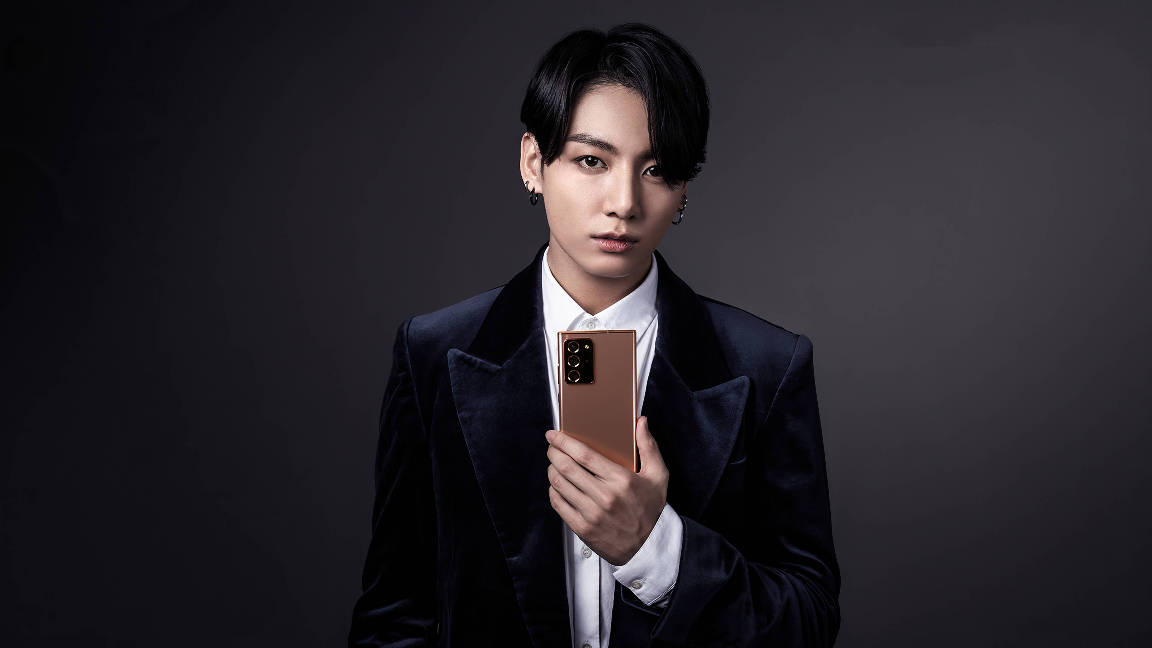 방탄소년단 정국의 감성적인 폰 모델링 배경화면