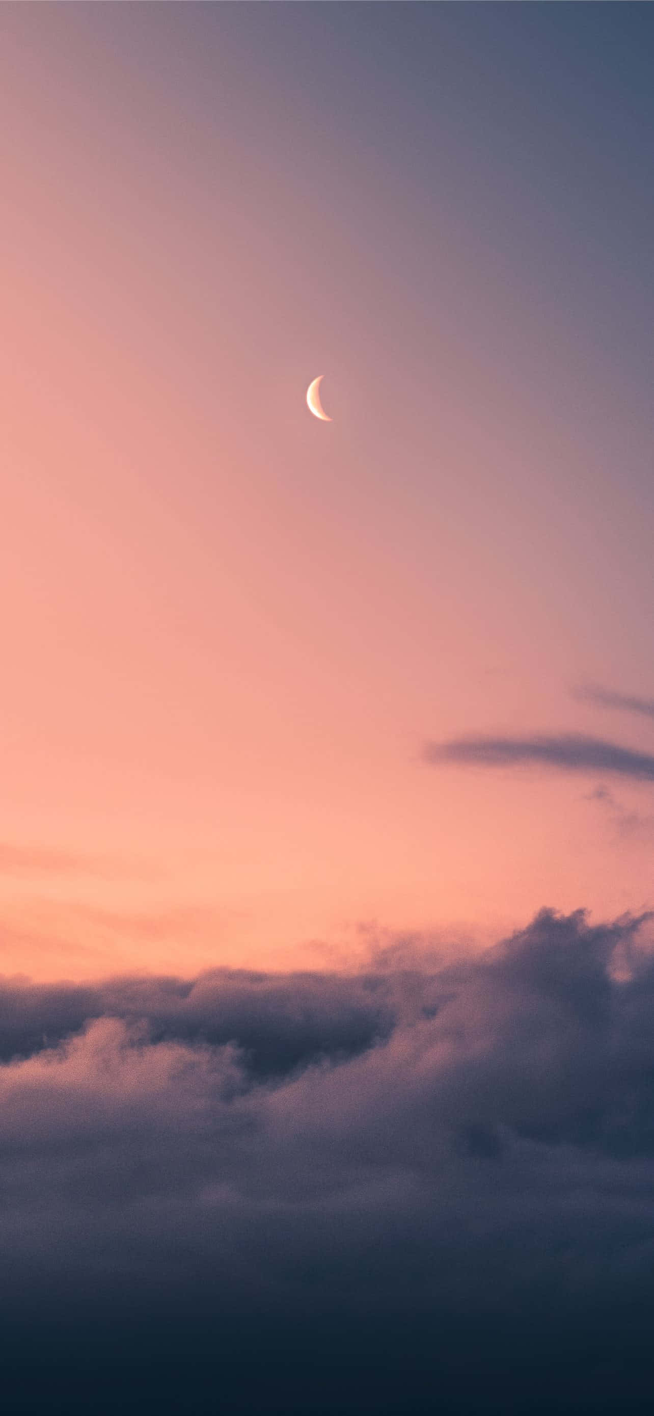 석양 구름과 달 배경화면