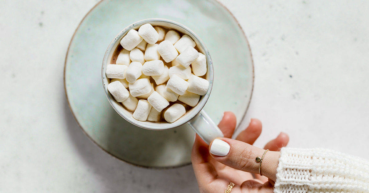 손 위의 미니 마시멜로 배경화면
