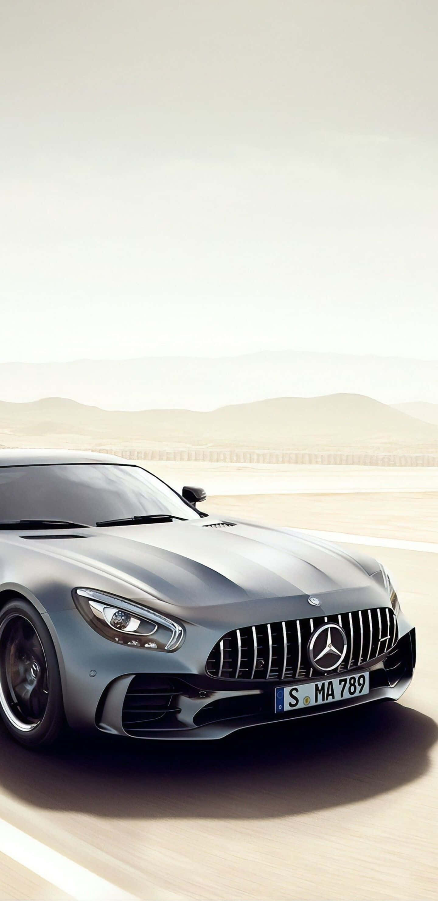 실버 메르세데스 사막 도로 Pixel 3XL AMG GT-R 배경화면