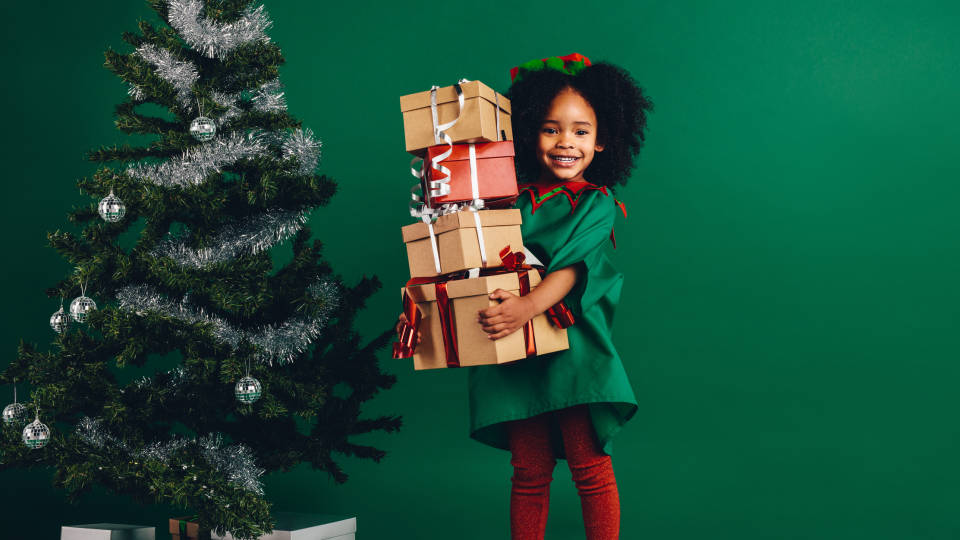엘프 소녀 크리스마스 선물 배경화면