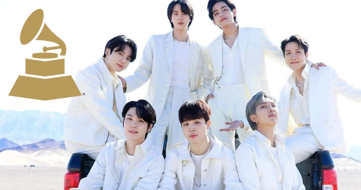 올 화이트 BTS 사진 배경화면