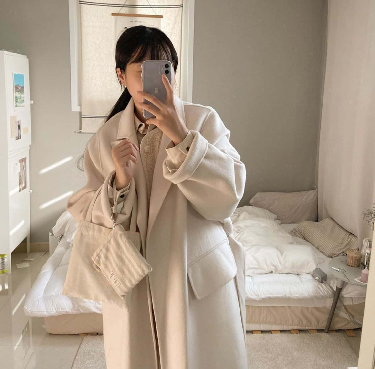자연과 럭셔리의 만남: 심미적인 베이지 배경화면