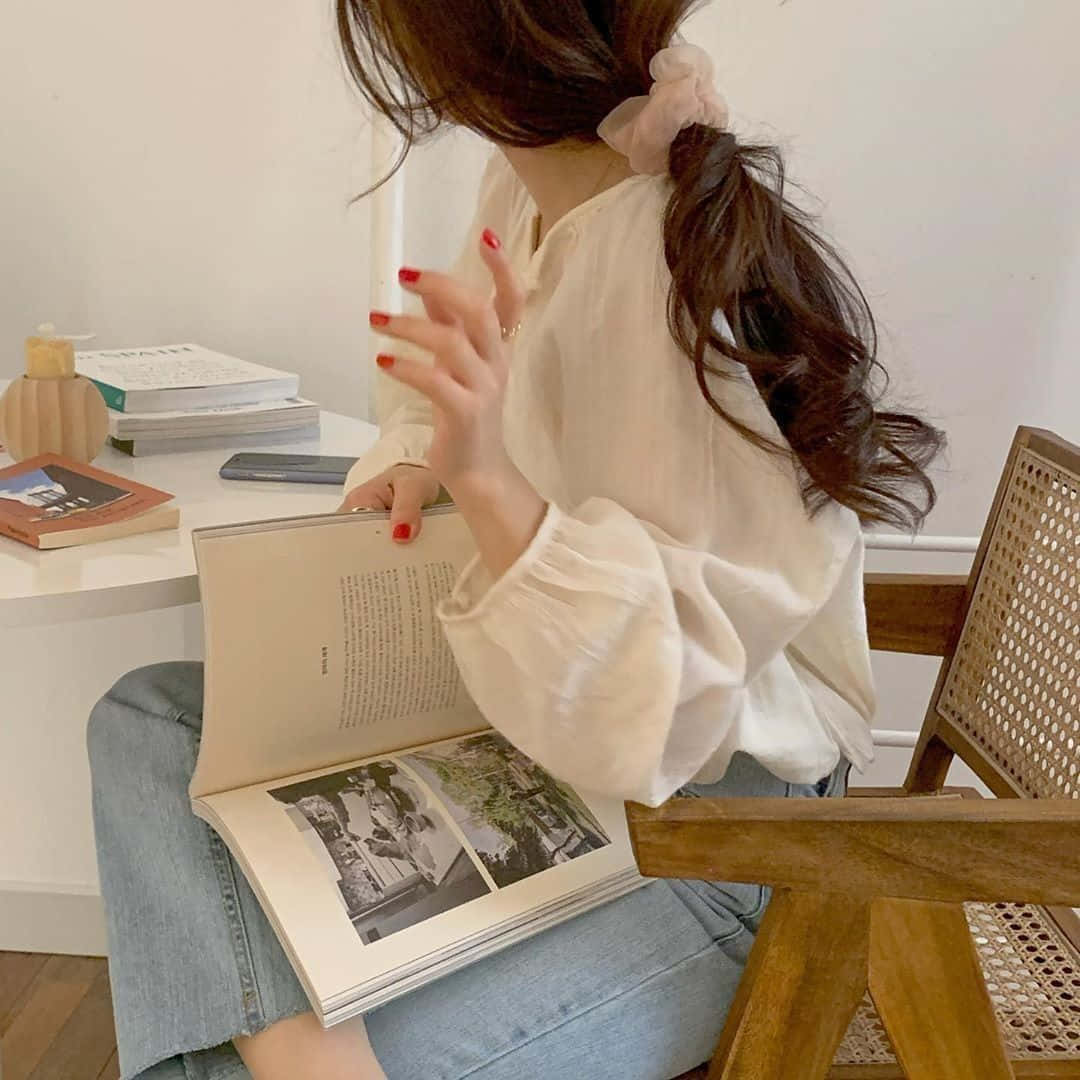자연과 예술의 아름다운 조화를 위한 미적 베이지 배경화면