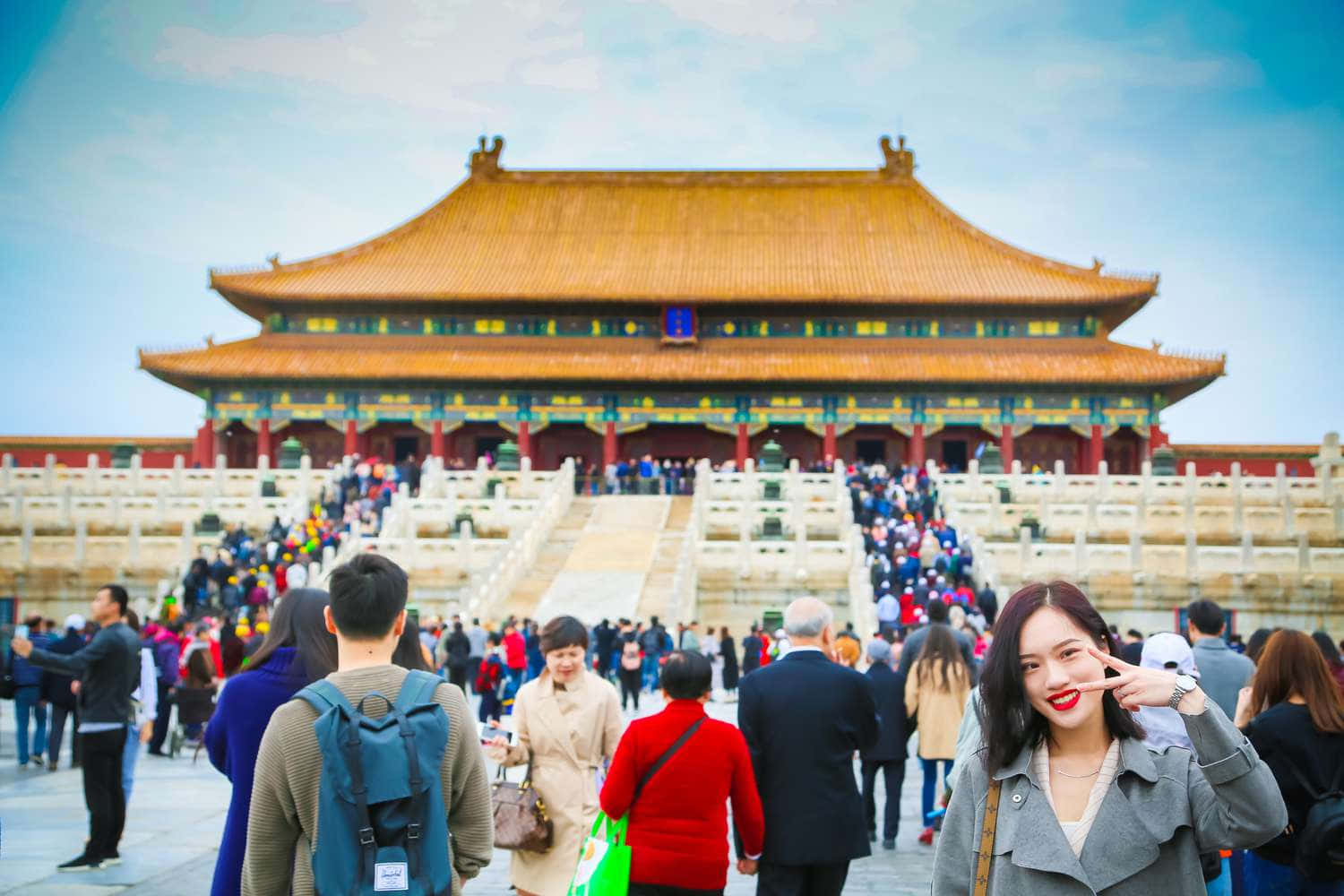 전통 중국 춤을 즐기는 모습 배경화면