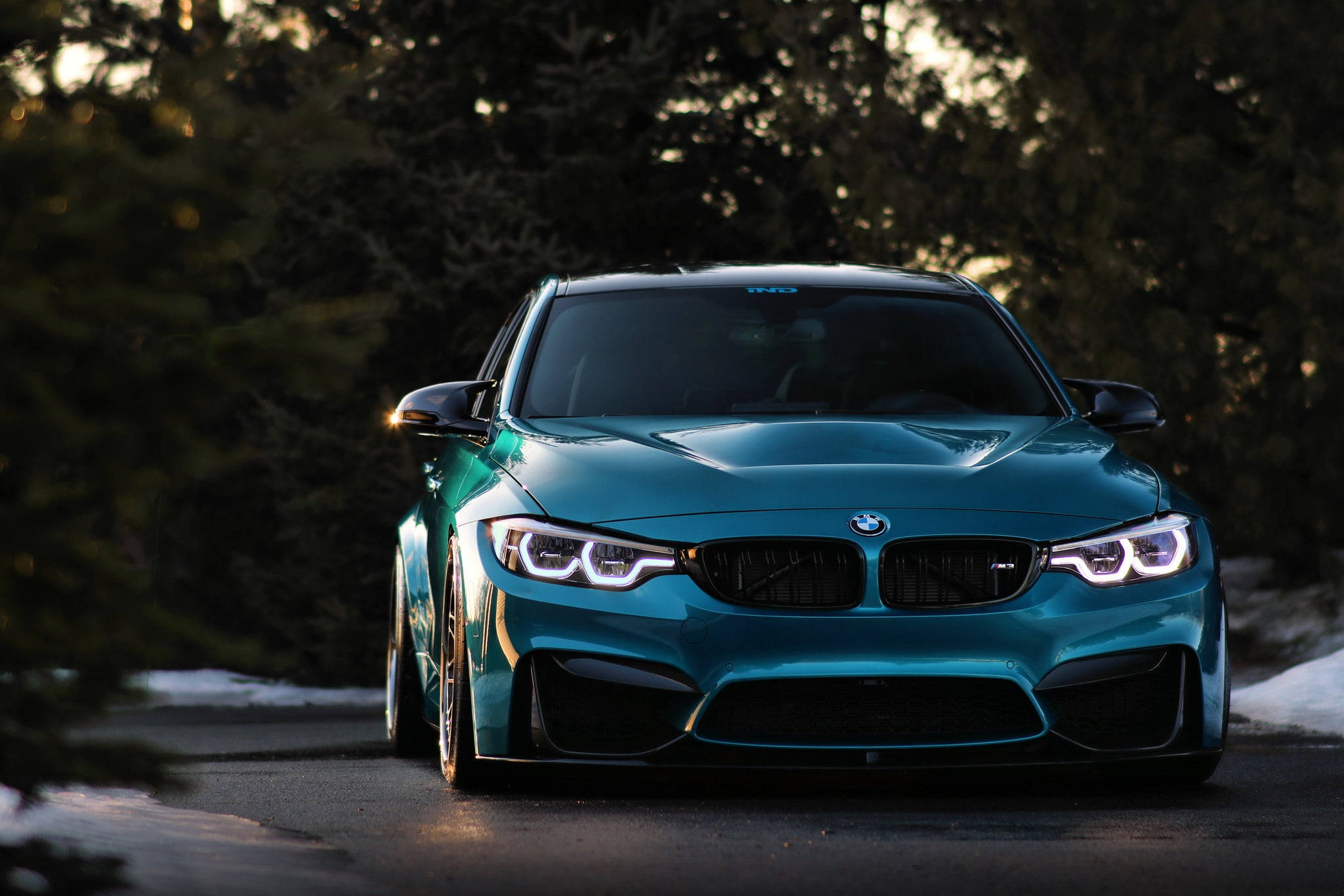터쿼이즈 BMW 노트북 배경화면
