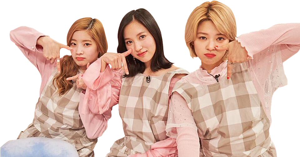 트와이스 멤버들이 캐주얼하게 포즈를 취하다 배경화면
