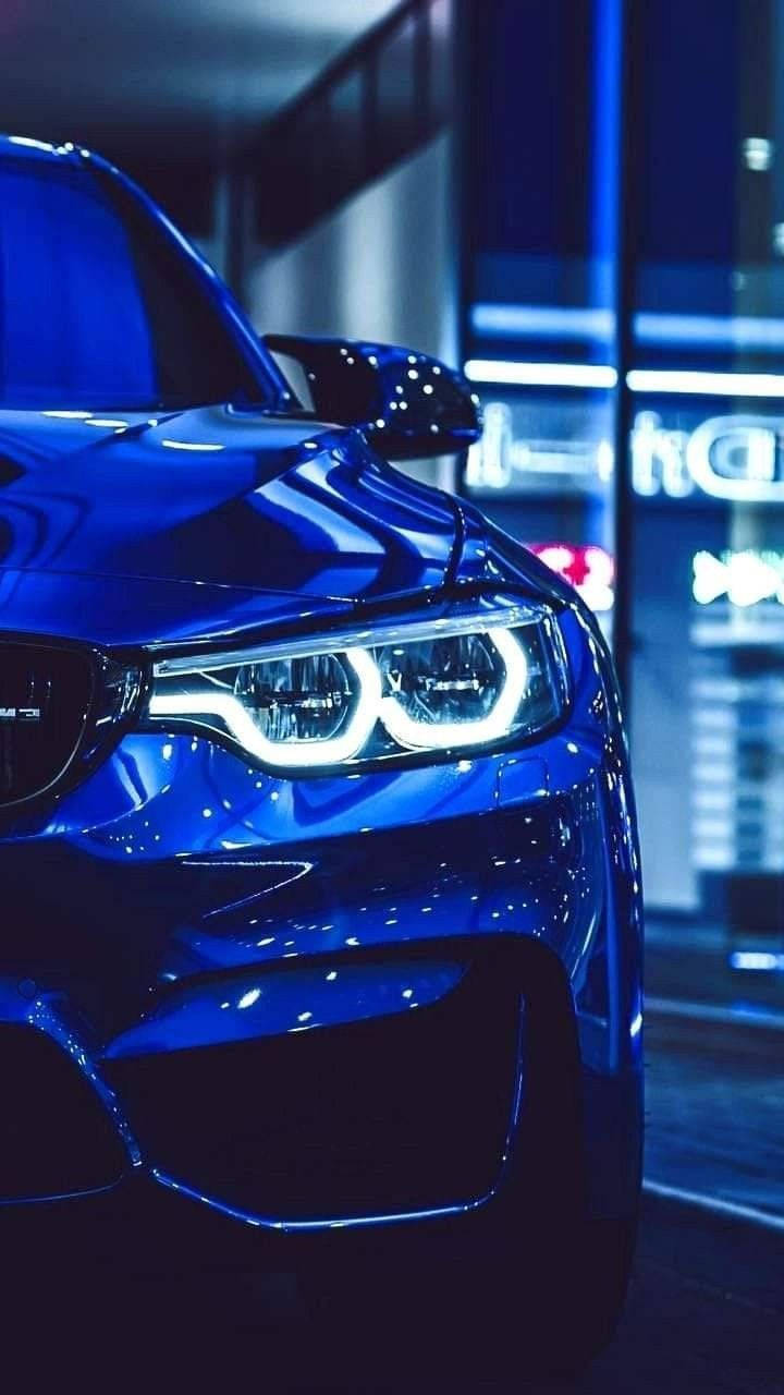푸른 BMW의 빛나는 헤드라이트 배경화면