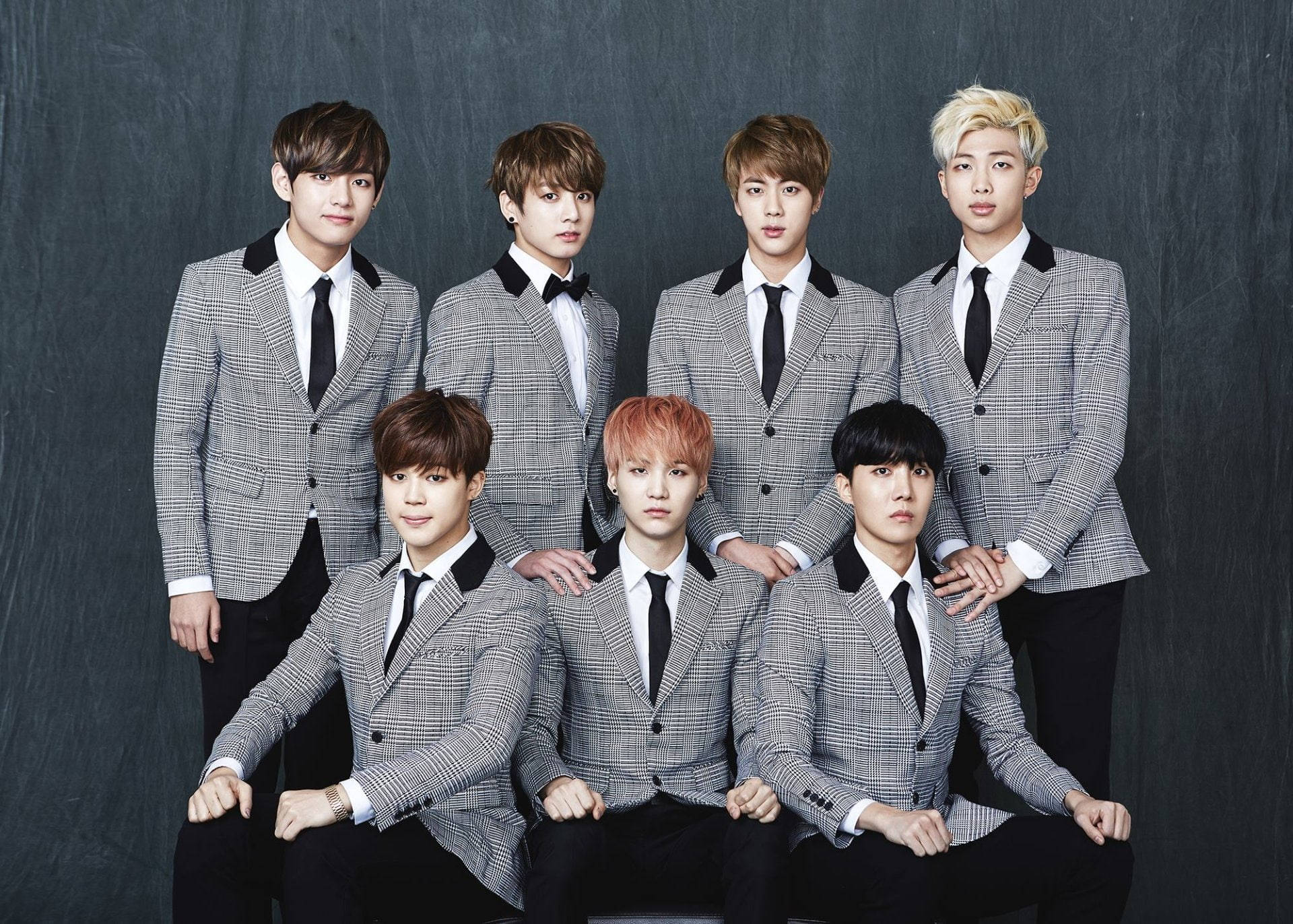 회색 체크 수트 쿨 BTS 노트북 배경화면