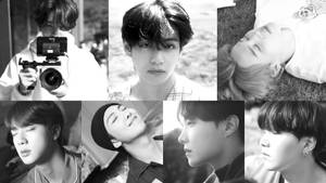 흑백 콜라주 BTS 노트북