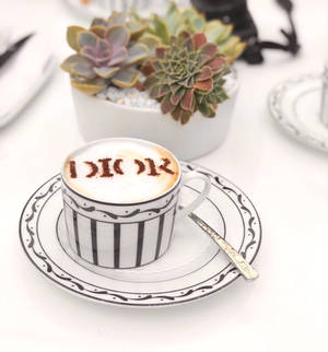 Dior Cafe Cappuccino wallpaper — Oppo Find N 배경화면