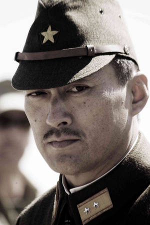 겐 와타나베, 《아버지의 깃발》(2006) — 화웨이 메이트패드 12 X (2025) 배경화면