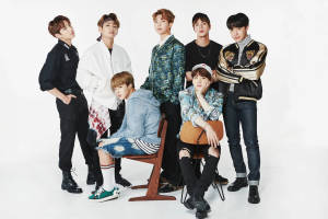 귀여운 BTS 단체 하얀 배경 포즈 — Bts 데스크탑 배경화면