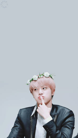 귀여운 꽃관 쓴 BTS 진 — 귀여운 방탄소년단 배경화면