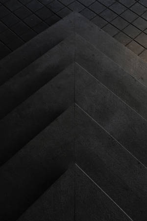 기하학적 삼각형 시멘트 다크 모드 — 검은색 배경화면